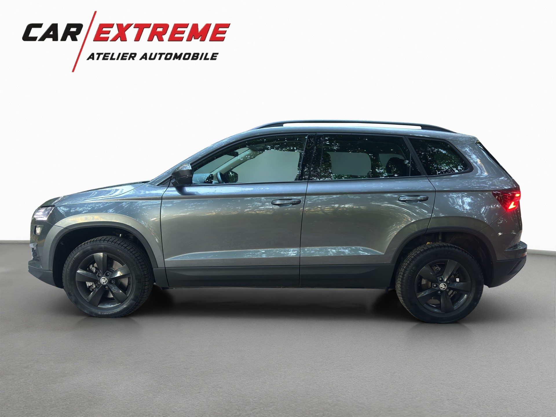 SKODA Karoq 1.5 TSI Dynamic DSG-showroom-element-2