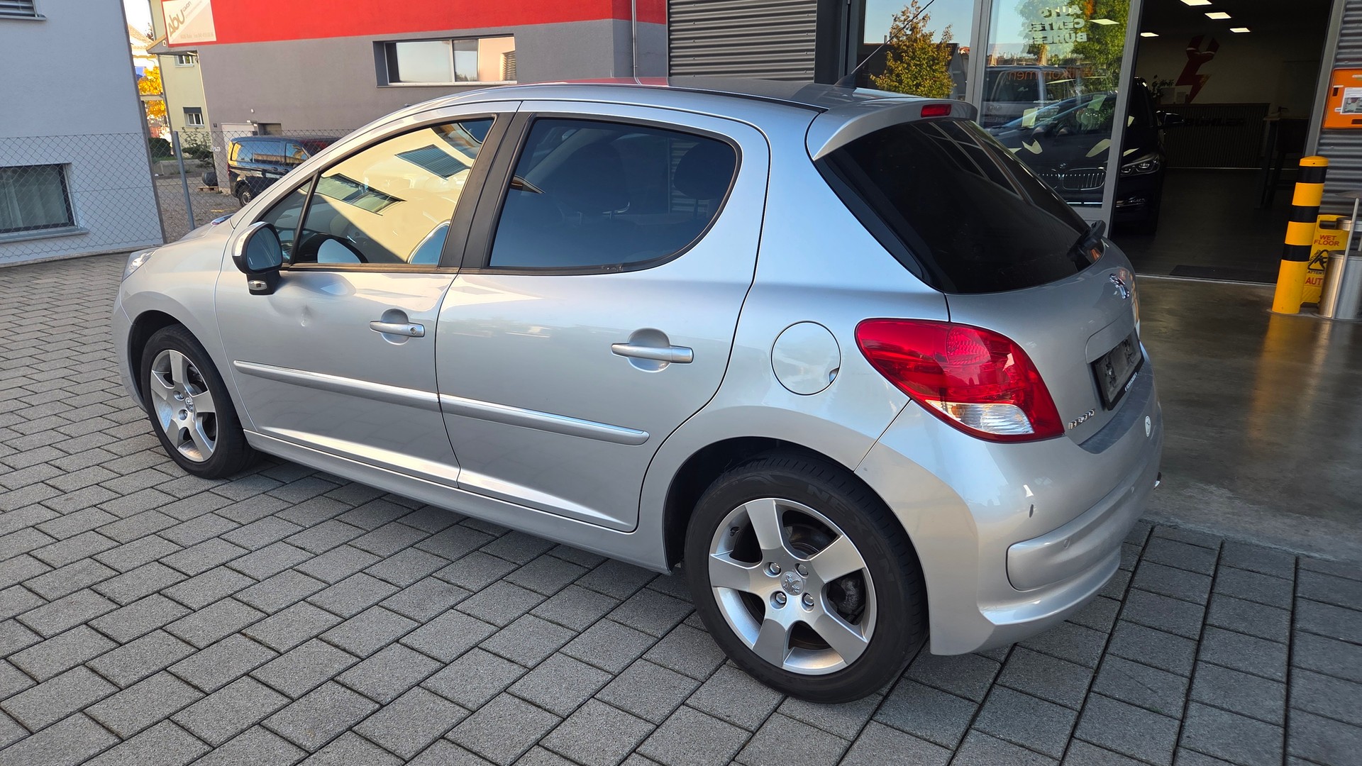 PEUGEOT 207 1.6 16V Sport-showroom-element-3