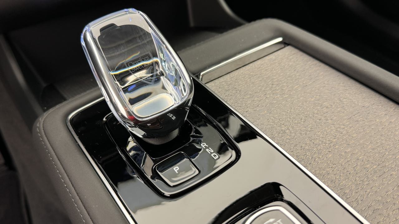 VOLVO XC90 T8 AWD PluginHybrid Ultra Dark Geartronic-image-11