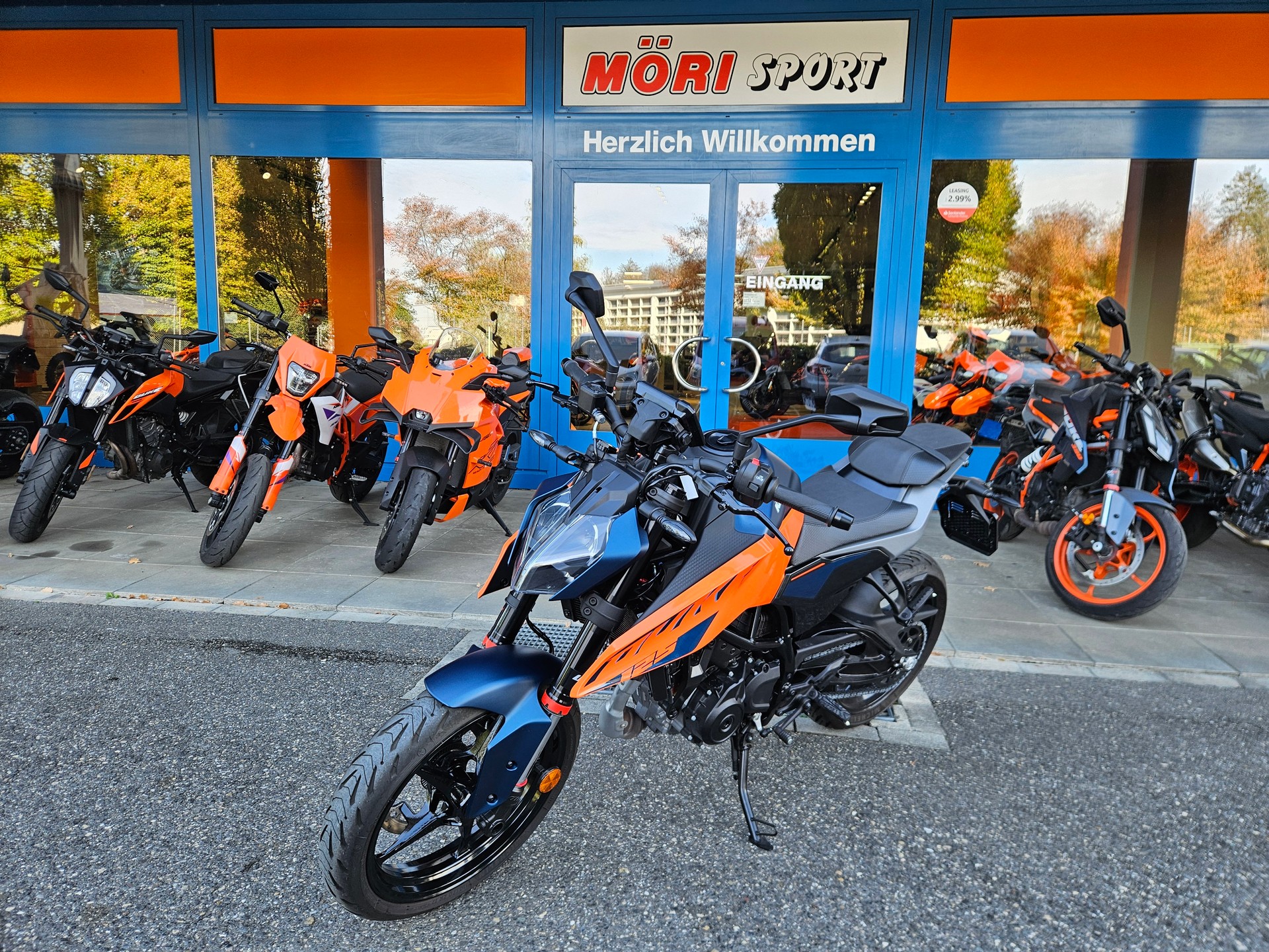 KTM 125 Duke-showroom-element-2
