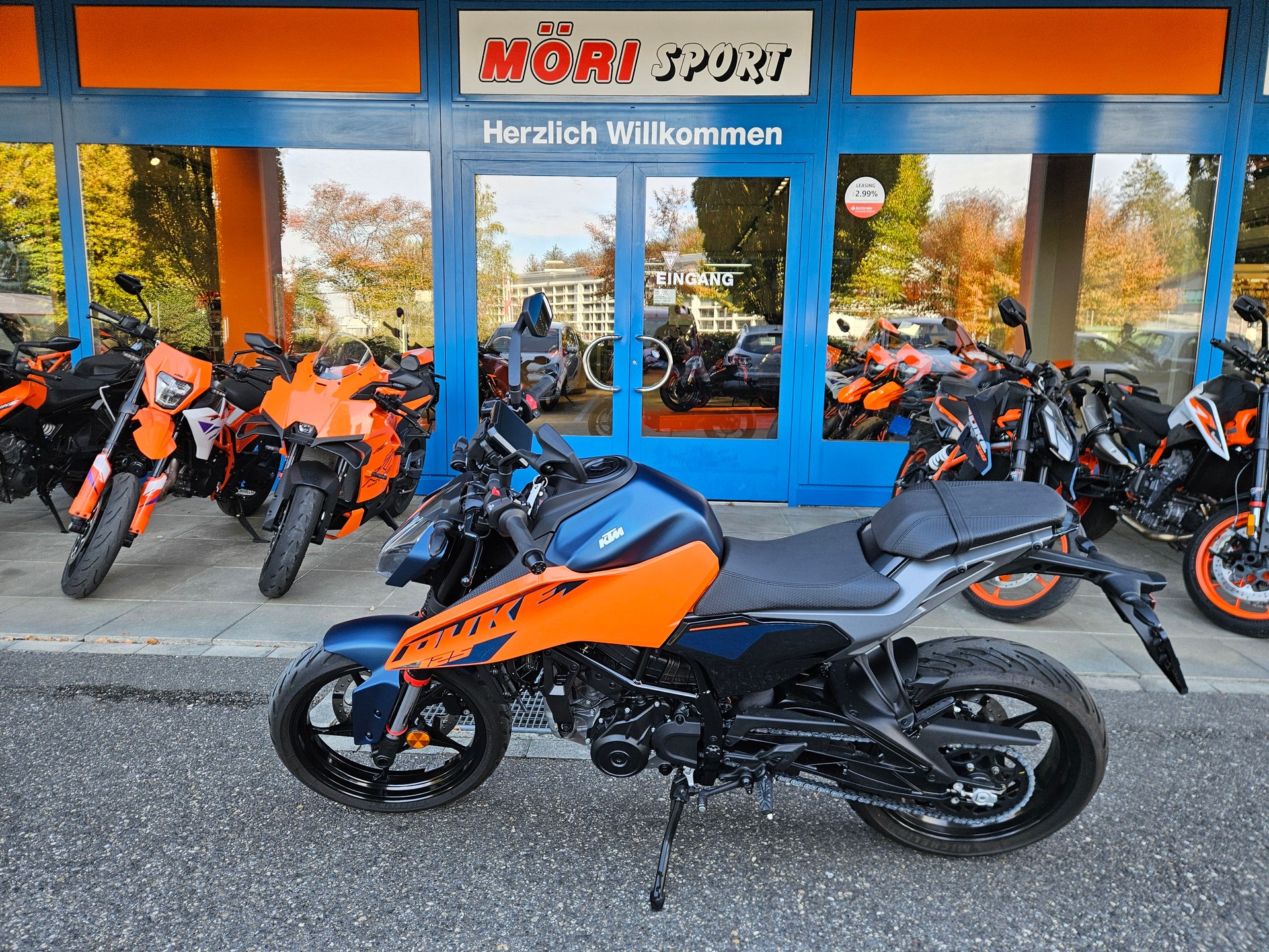 KTM 125 Duke-showroom-element-3