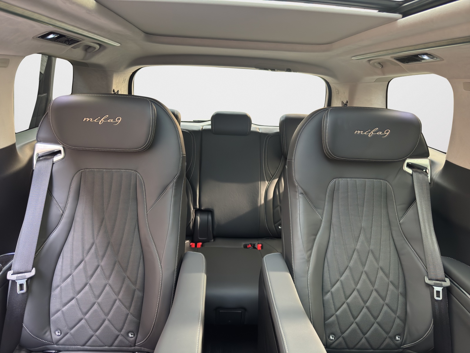 MAXUS Mifa 9 Premium 90kWh-image-20