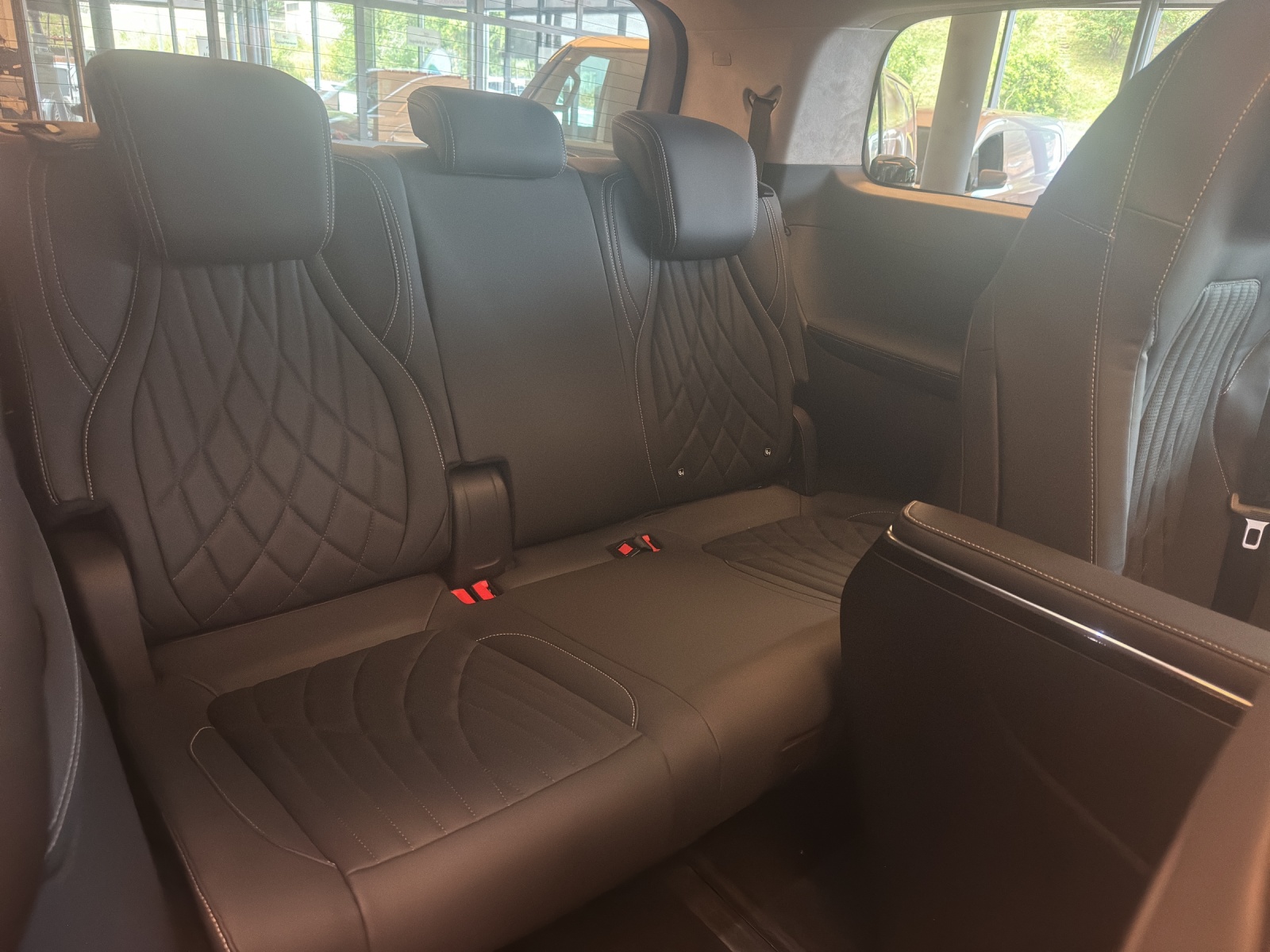 MAXUS Mifa 9 Premium 90kWh-image-23