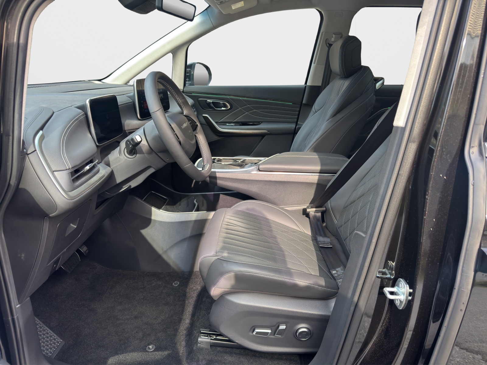 MAXUS Mifa 9 Premium 90kWh-image-10