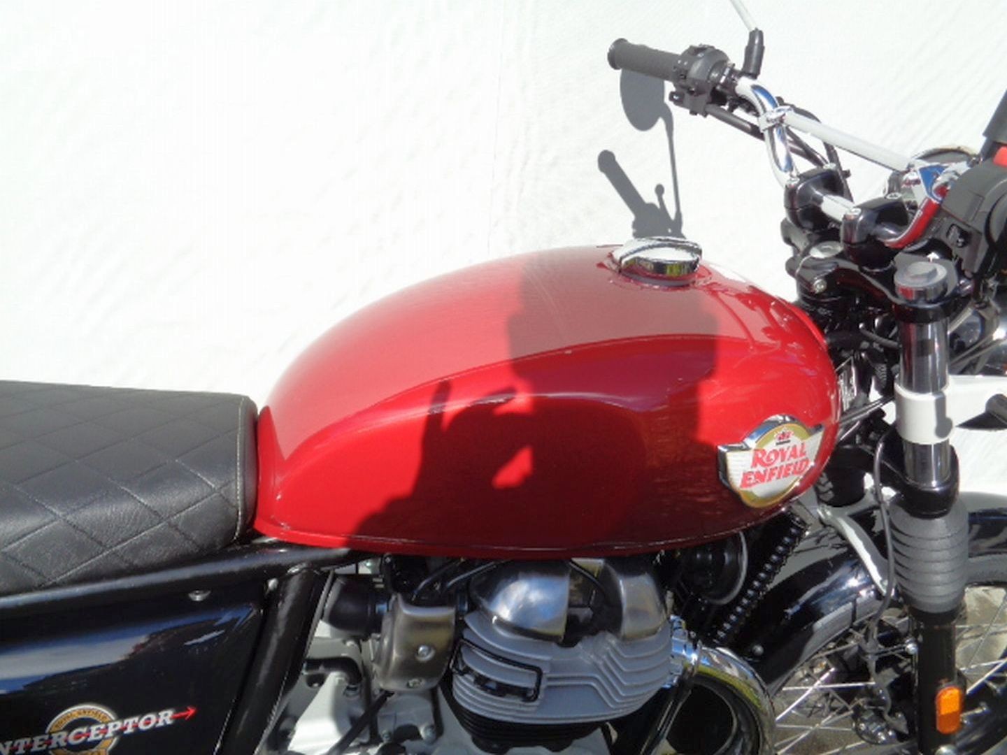 ROYAL ENFIELD INTERCEPTOR 650 TWIN-image-8