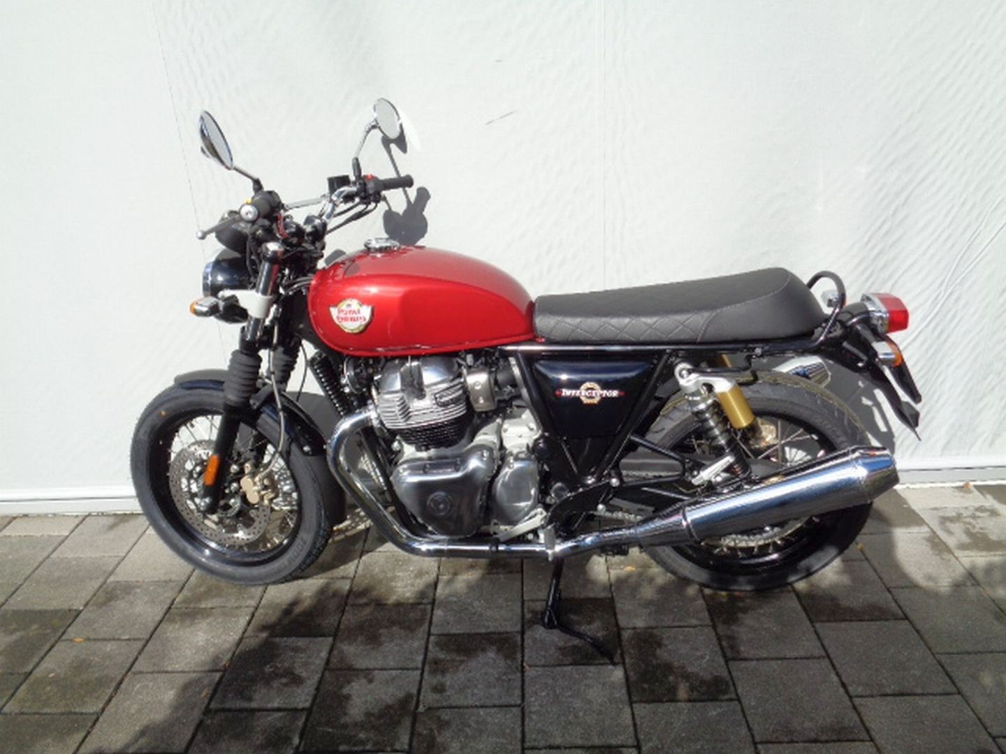 ROYAL ENFIELD INTERCEPTOR 650 TWIN-image-2
