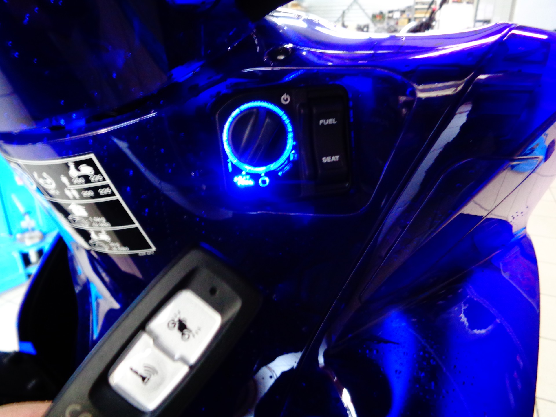 HONDA SH 125 Sporty / Vetro Blue Edition-image-14