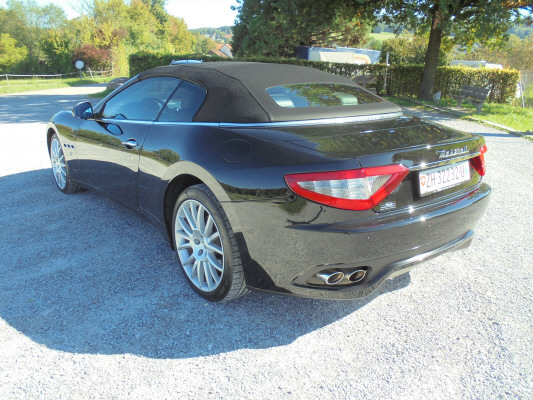 MASERATI GranCabrio-image-11