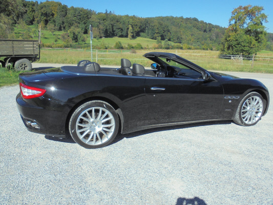 MASERATI GranCabrio-image-6