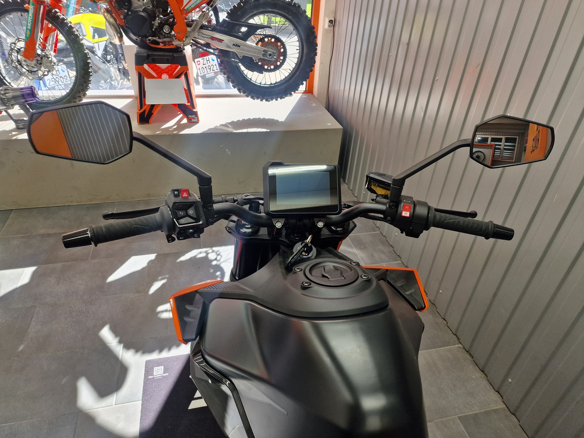 KTM 990 Duke-image-8