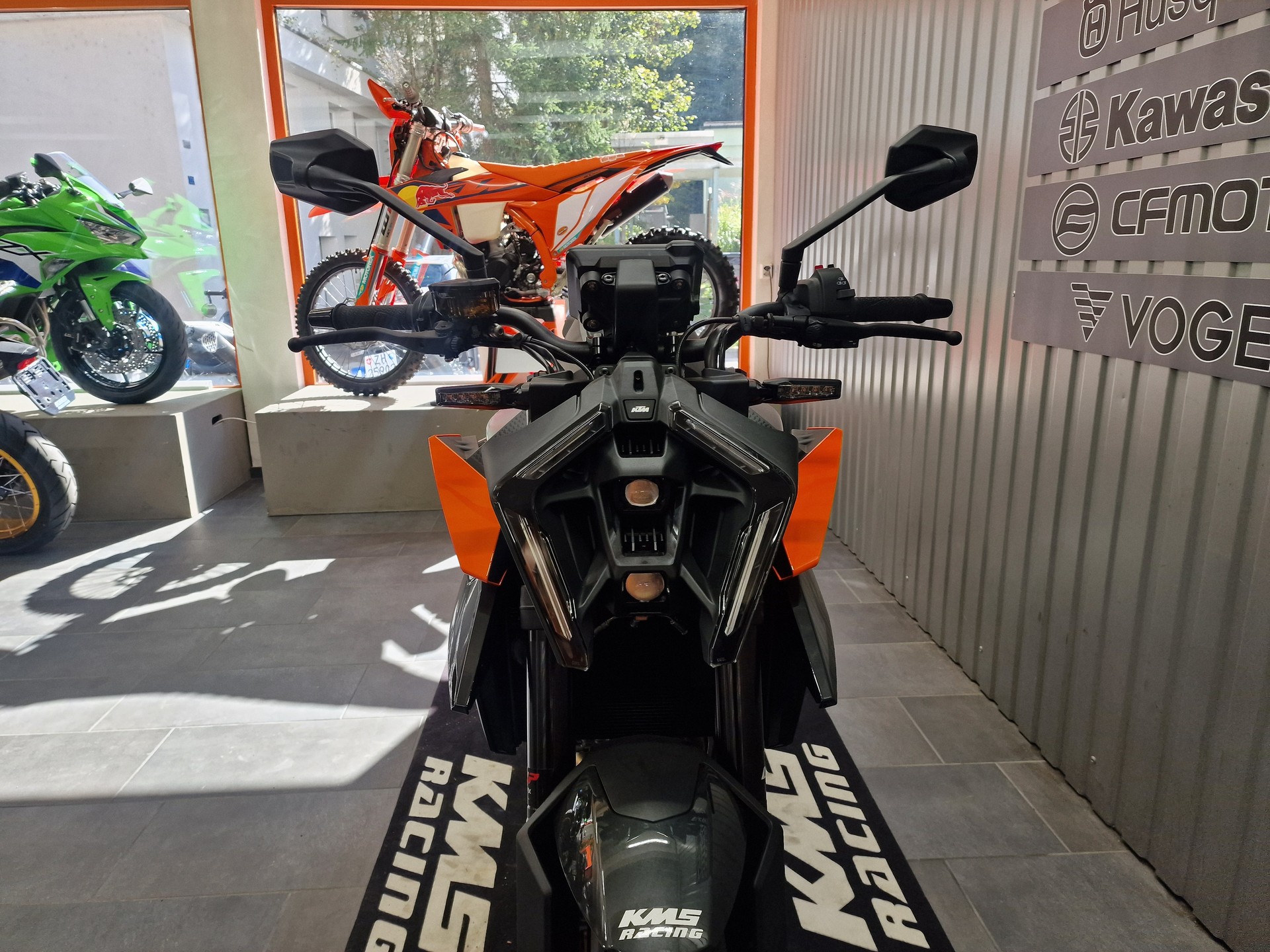 KTM 990 Duke-image-2