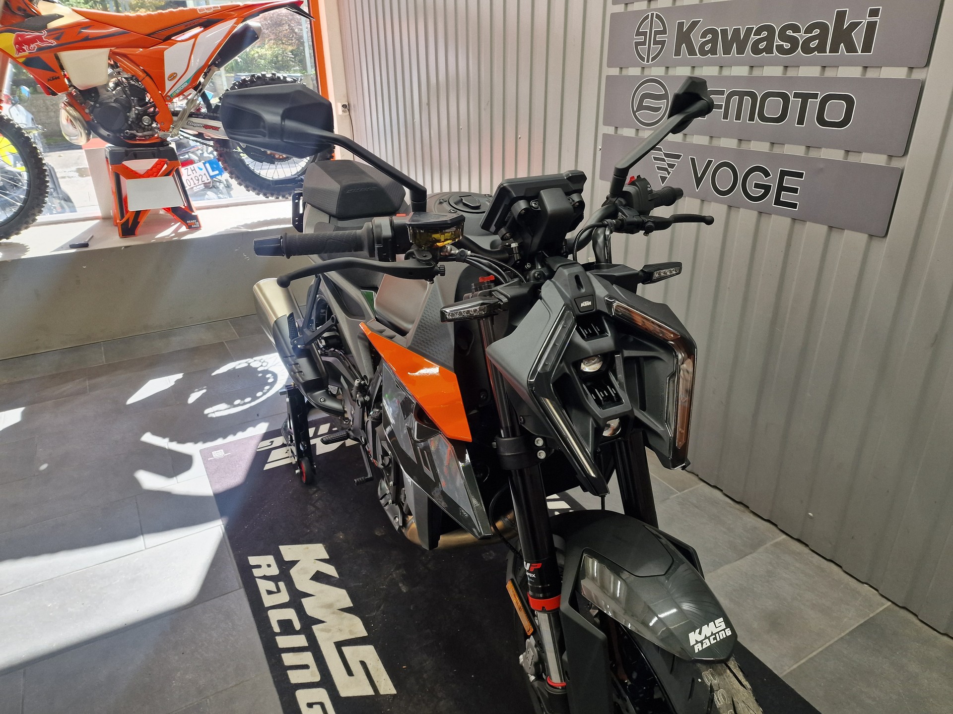 KTM 990 Duke-image-3
