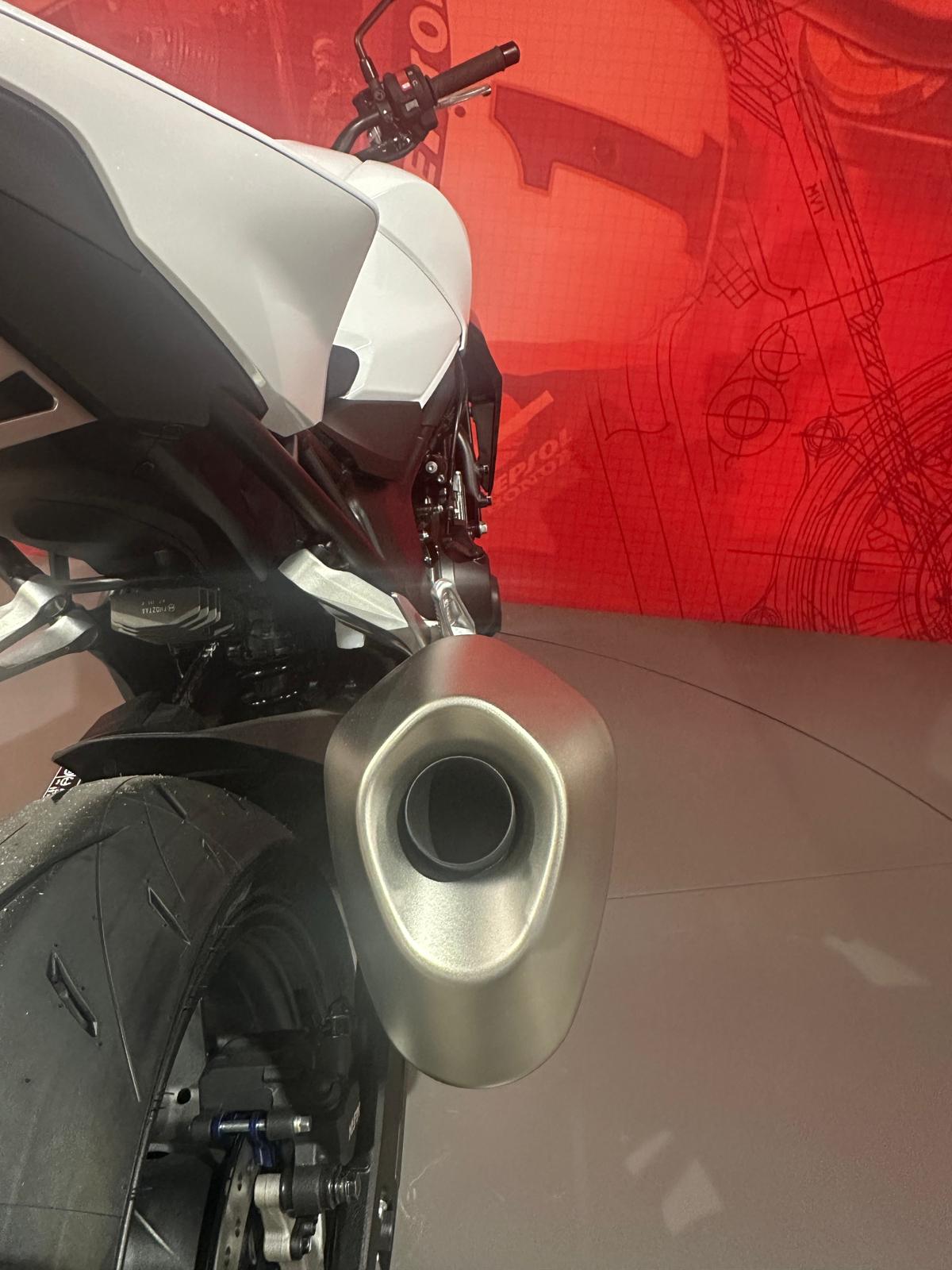 HONDA CB 1000 Hornet **White** Neufahrzeug *-image-3