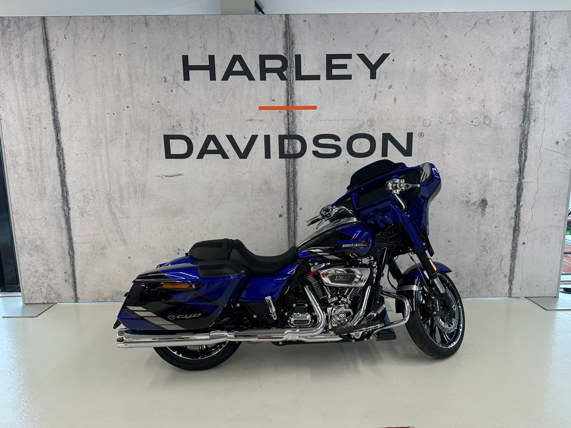 HARLEY-DAVIDSON FLHXSE 1977 CVO Street Glide 121
