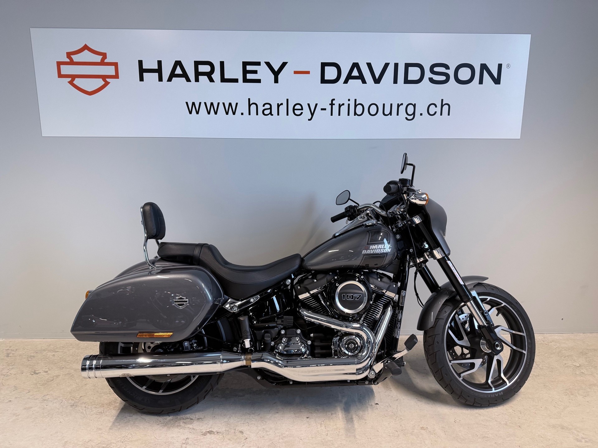 HARLEY-DAVIDSON FLSB Sport Glide Deluxe 107