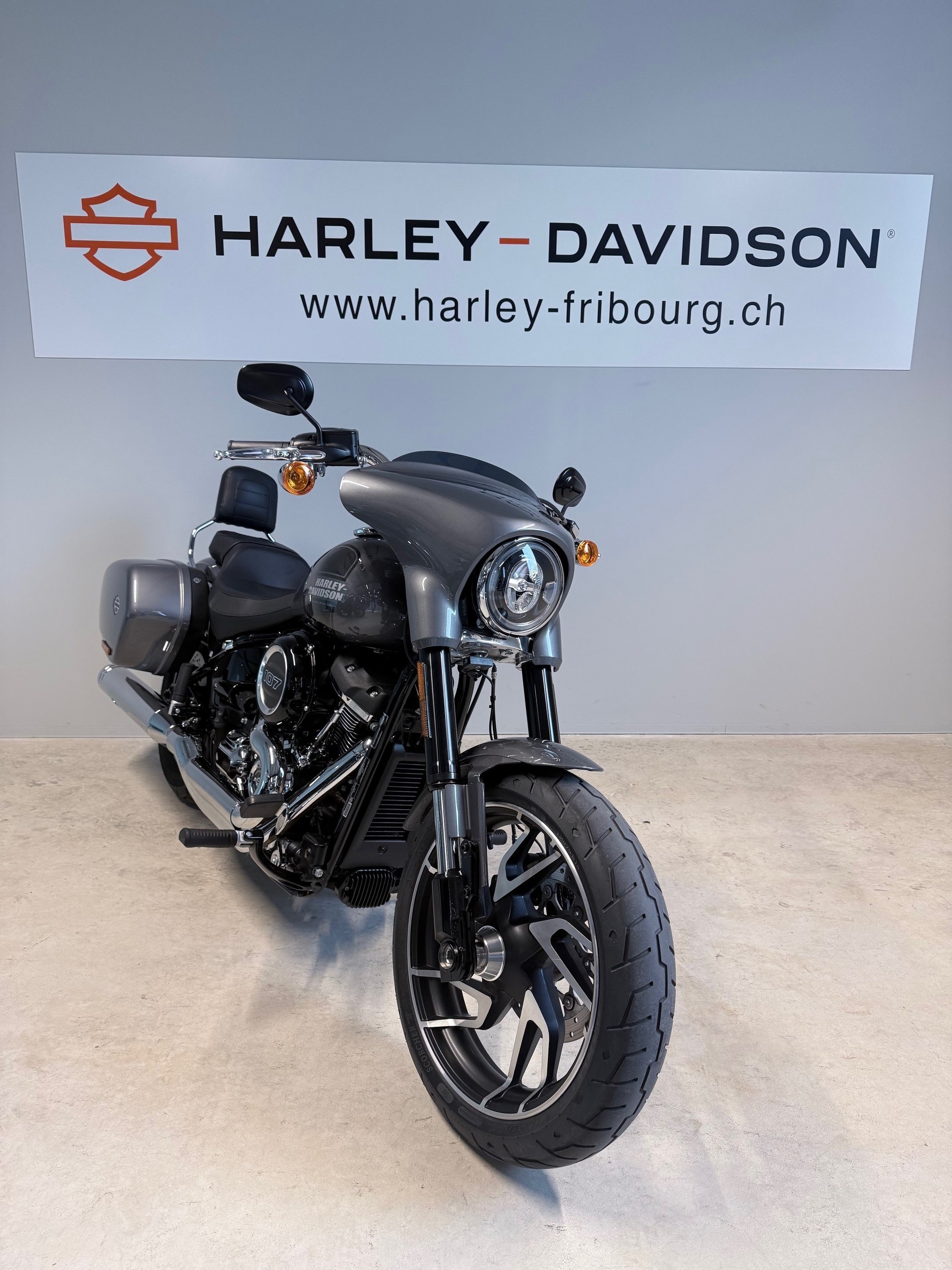 HARLEY-DAVIDSON FLSB Sport Glide Deluxe 107-image-1