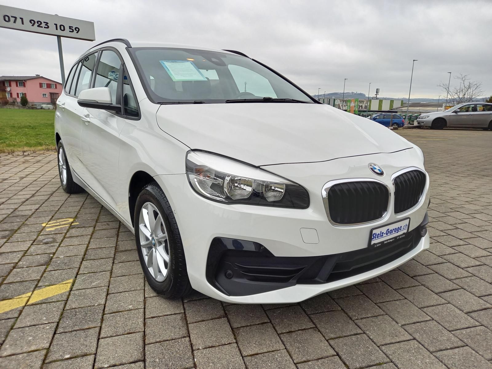 BMW 216d Gran Tourer DKG-showroom-element-3
