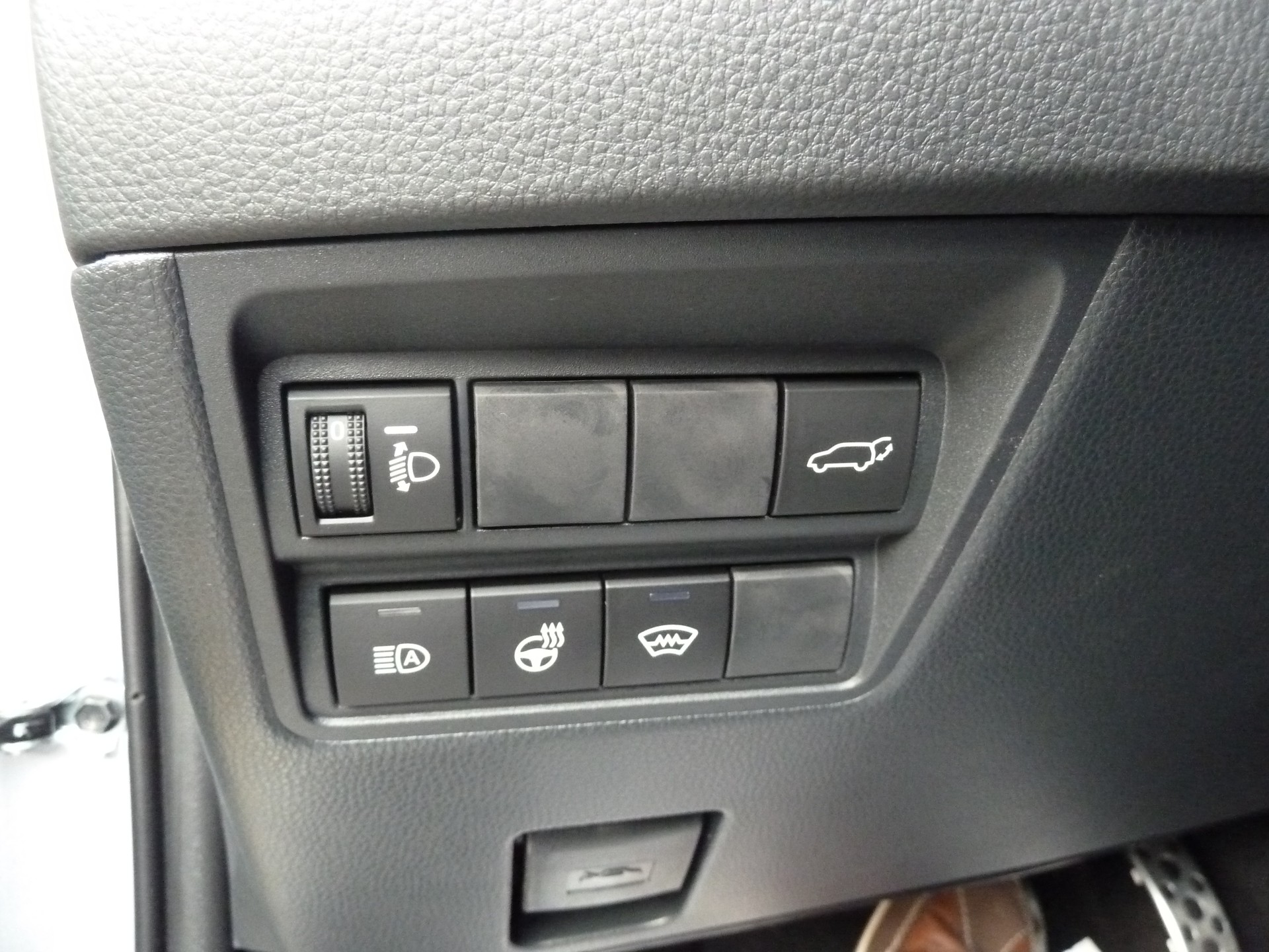 TOYOTA Yaris Cross 1.5 GR Sport e-CVT-image-16