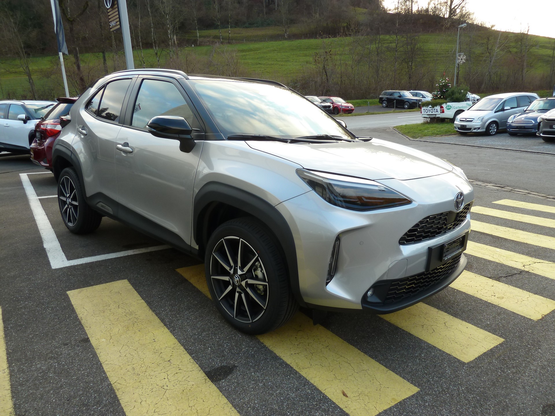 TOYOTA Yaris Cross 1.5 GR Sport e-CVT-image-8