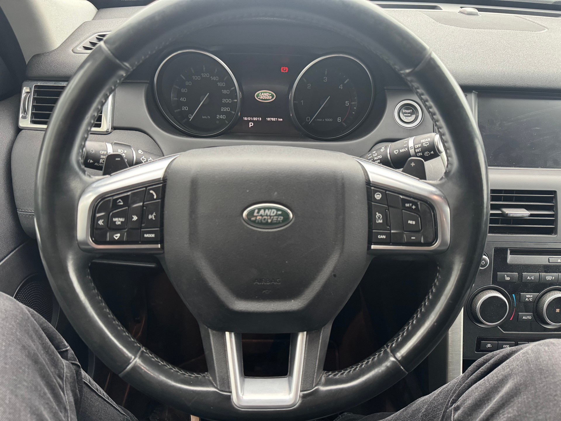 LAND ROVER Discovery Sport 2.0 TD4 HSE AT9-image-12