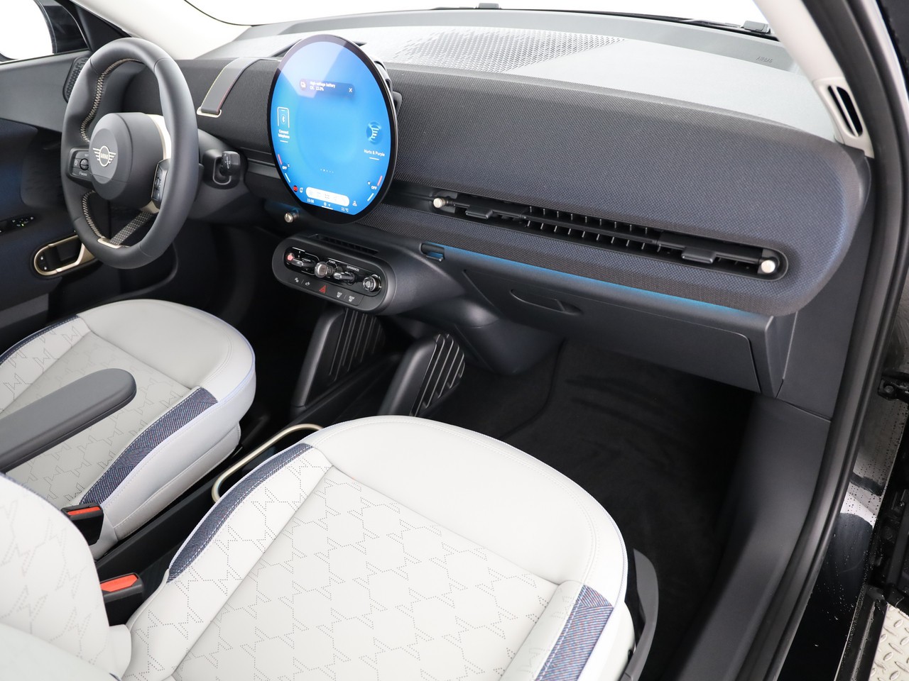 MINI Aceman E-image-11