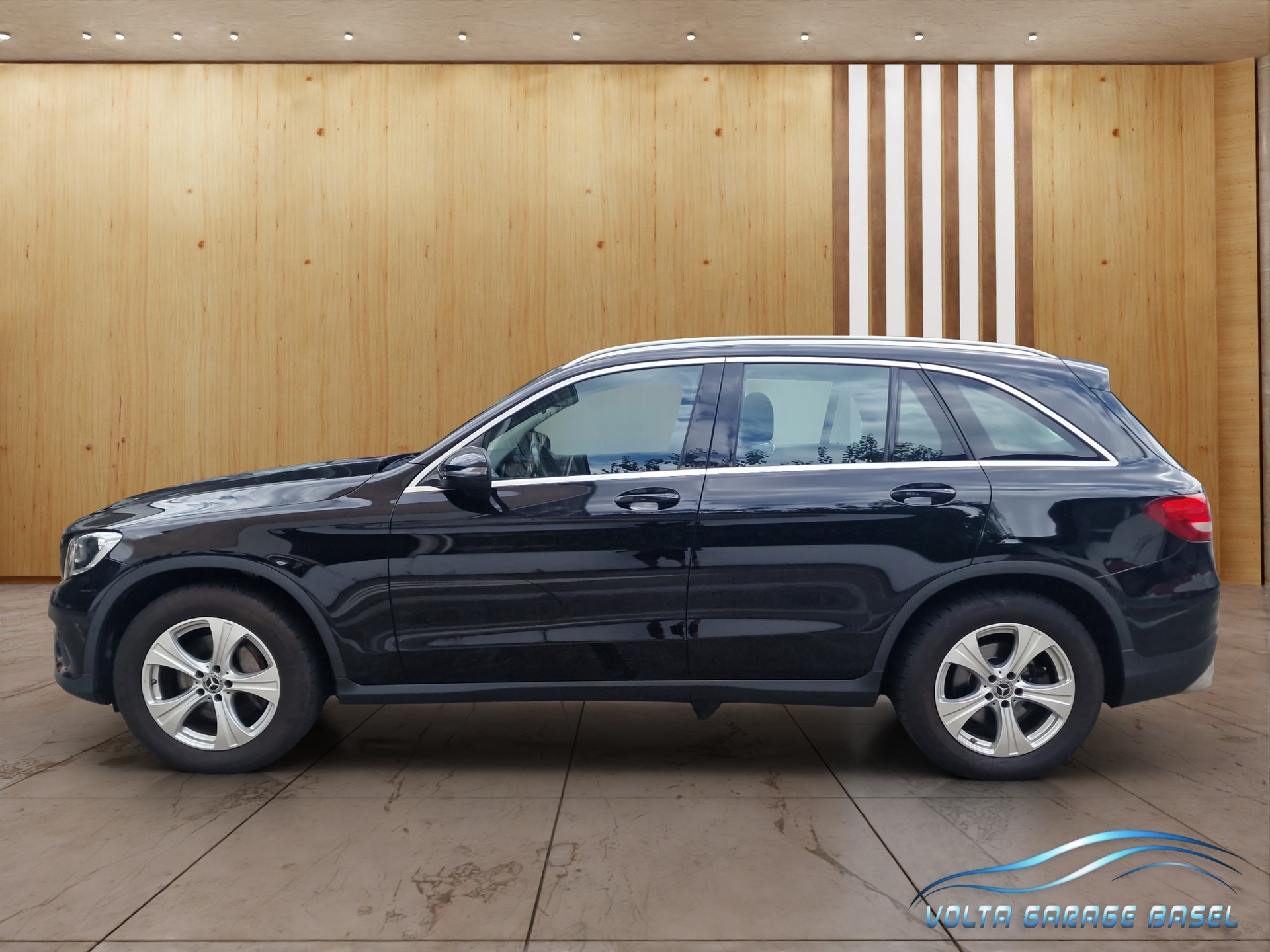 MERCEDES-BENZ GLC 250 d Exclusive 4Matic 9G-Tronic-showroom-element-3