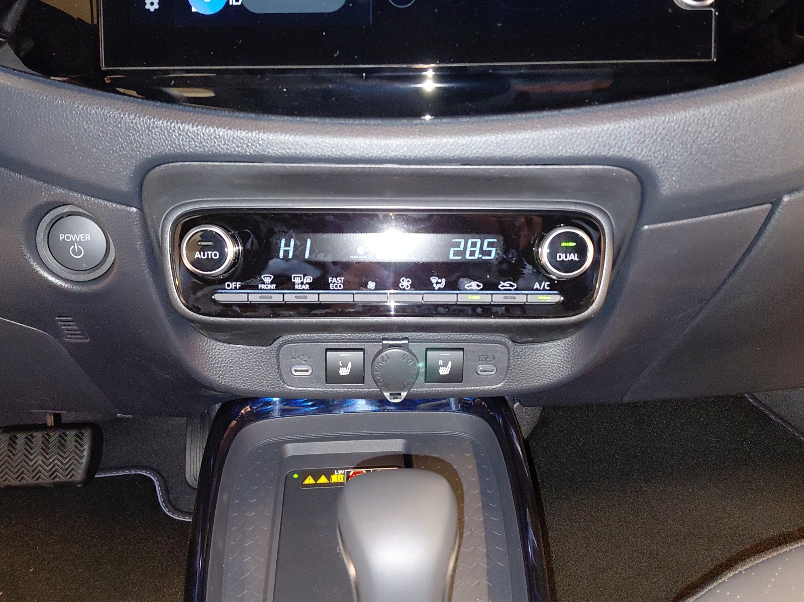 TOYOTA Aygo X 1.5 Hybrid Style CVT-image-15