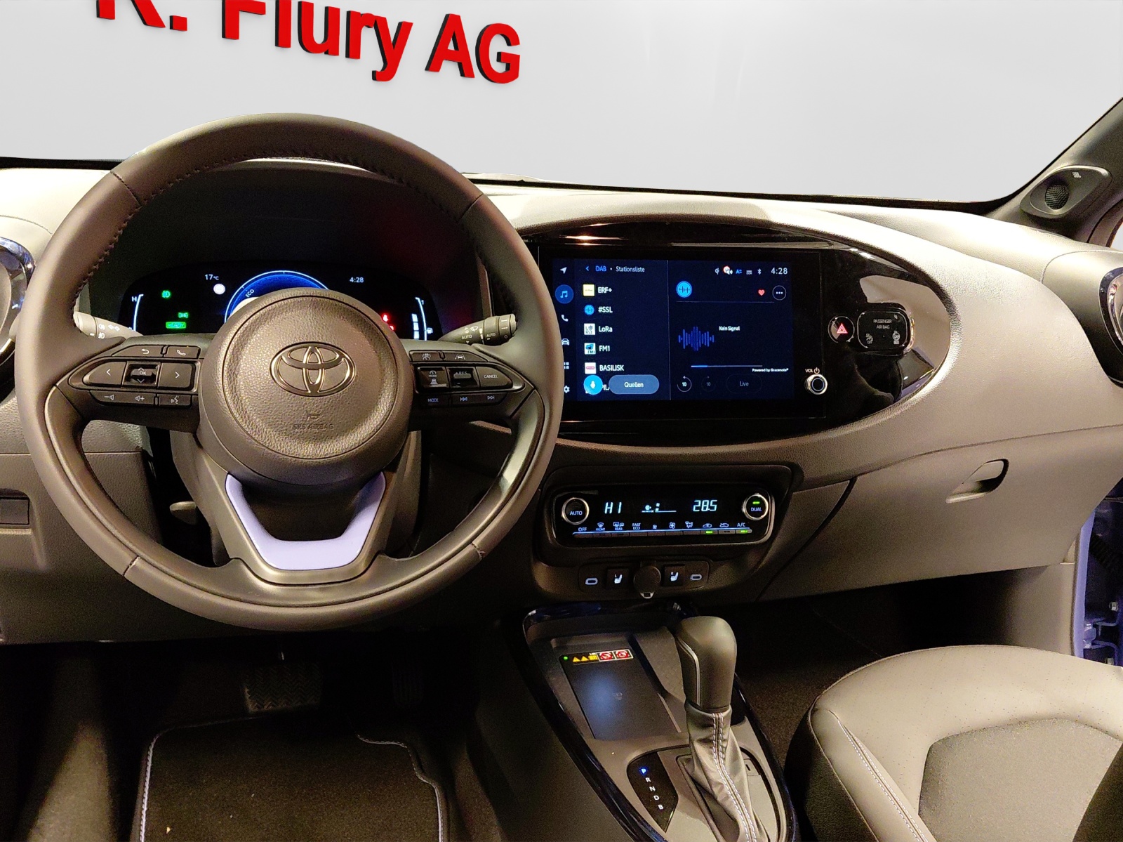 TOYOTA Aygo X 1.5 Hybrid Style CVT-image-13