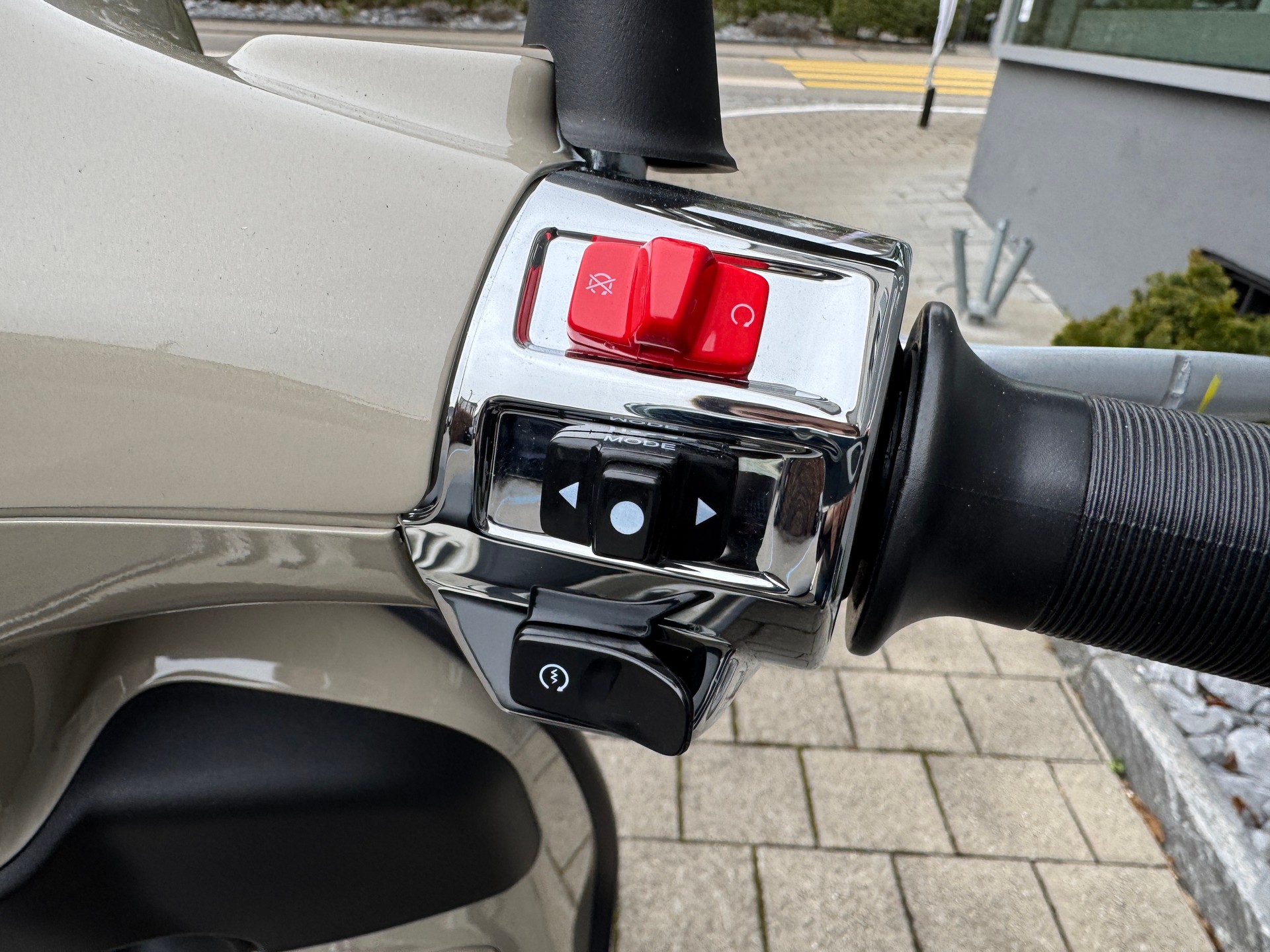 PIAGGIO Vespa 125 Primavera Sport Euro 5+-image-5