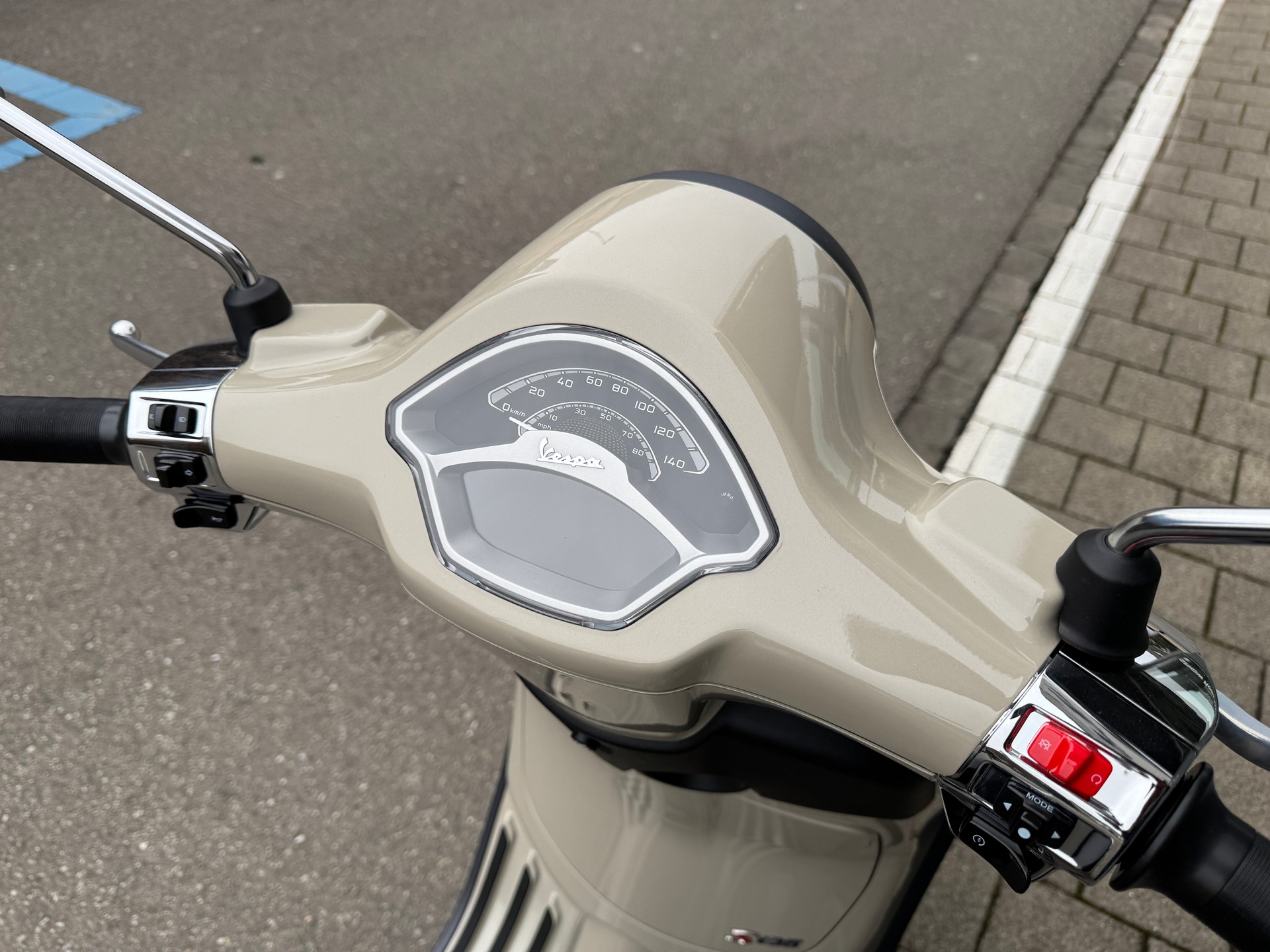 PIAGGIO Vespa 125 Primavera Sport Euro 5+-image-4