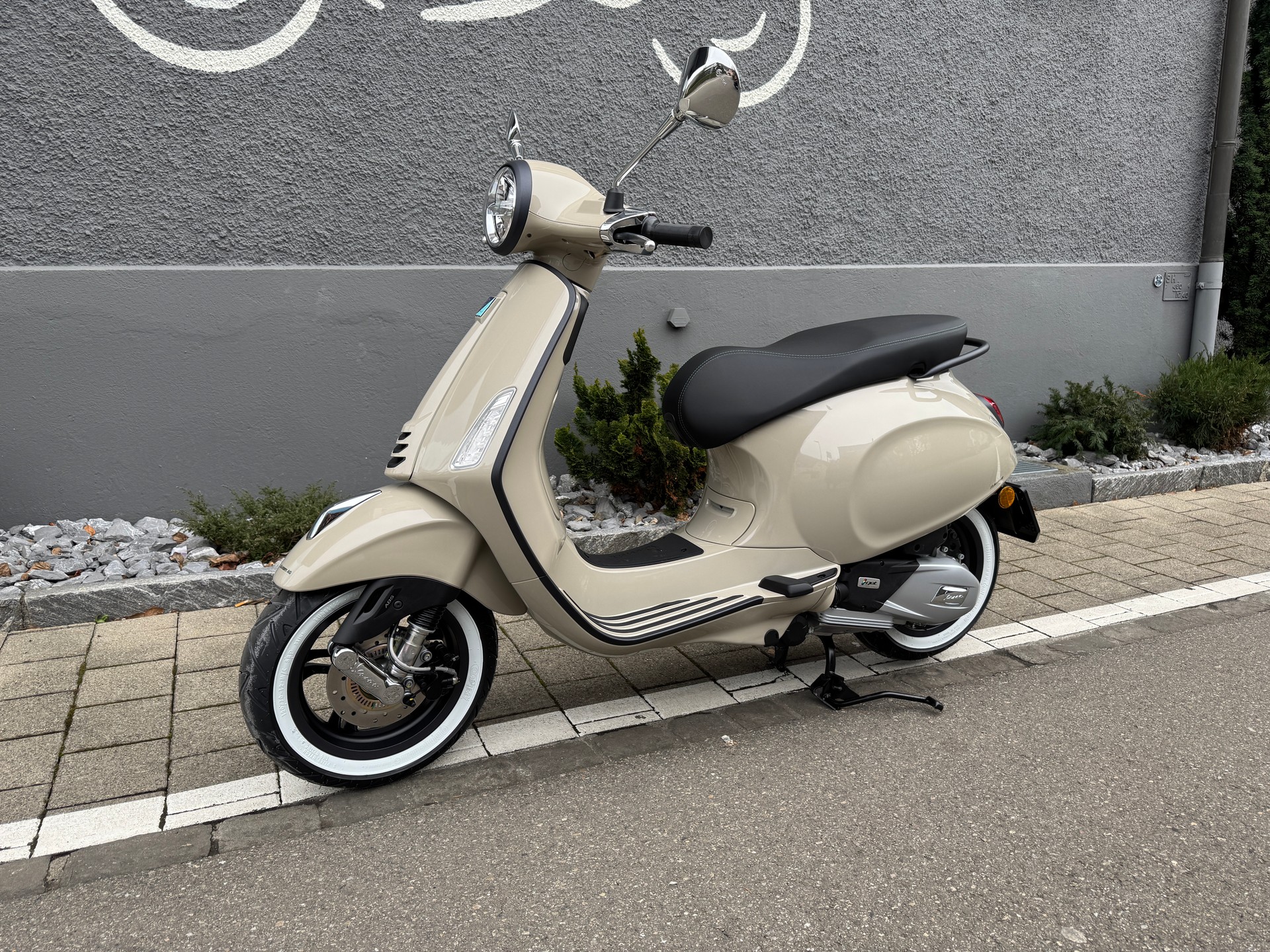PIAGGIO Vespa 125 Primavera Sport Euro 5+-image-1