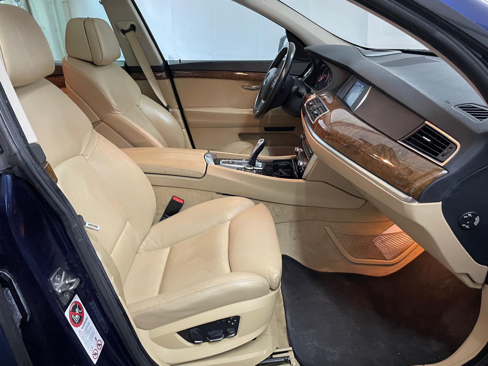 BMW 530d xDrive Gran Turismo-image-12