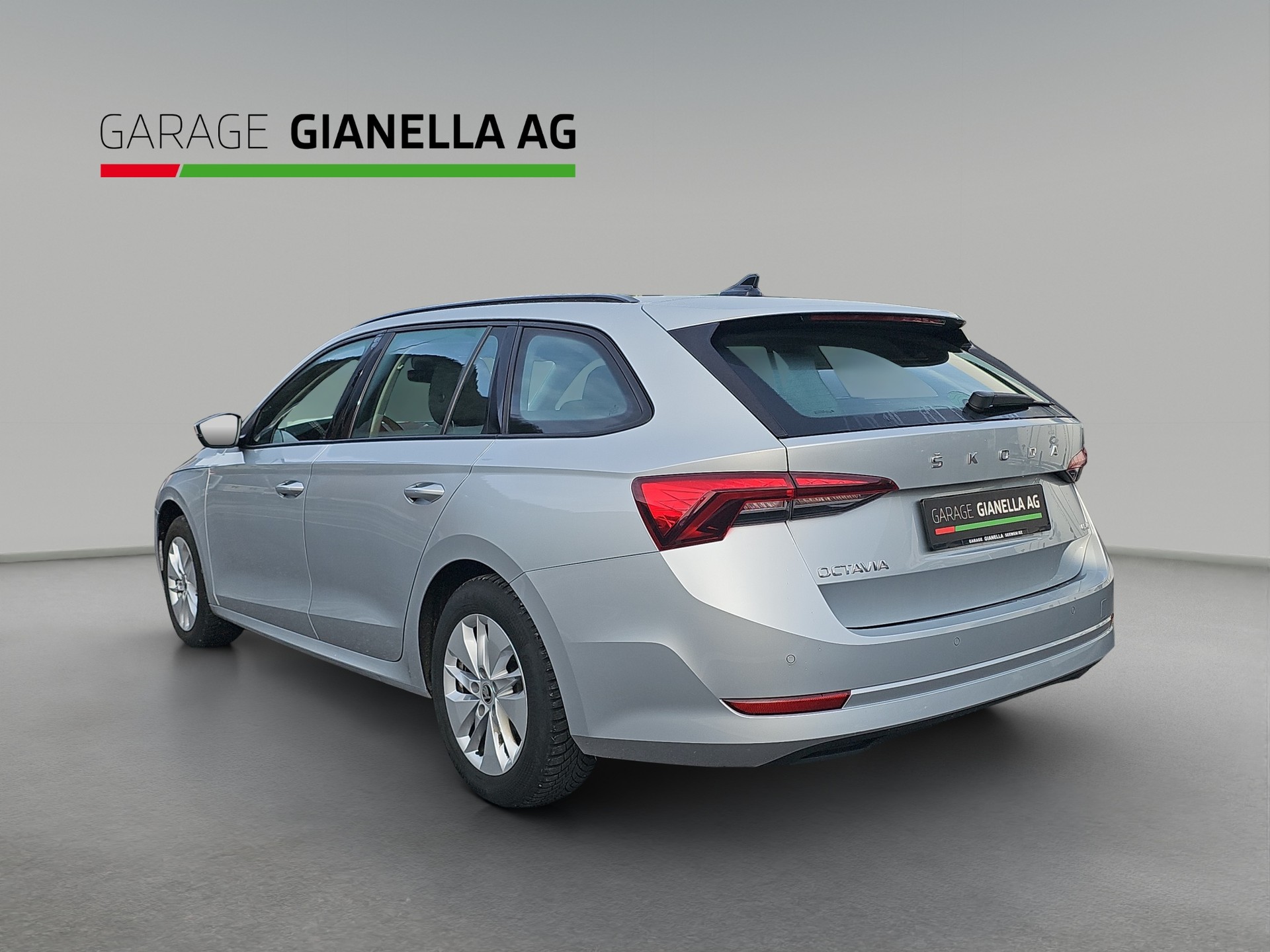 SKODA Octavia Combi 2.0 TDI DSG Ambition 4x4-showroom-element-2