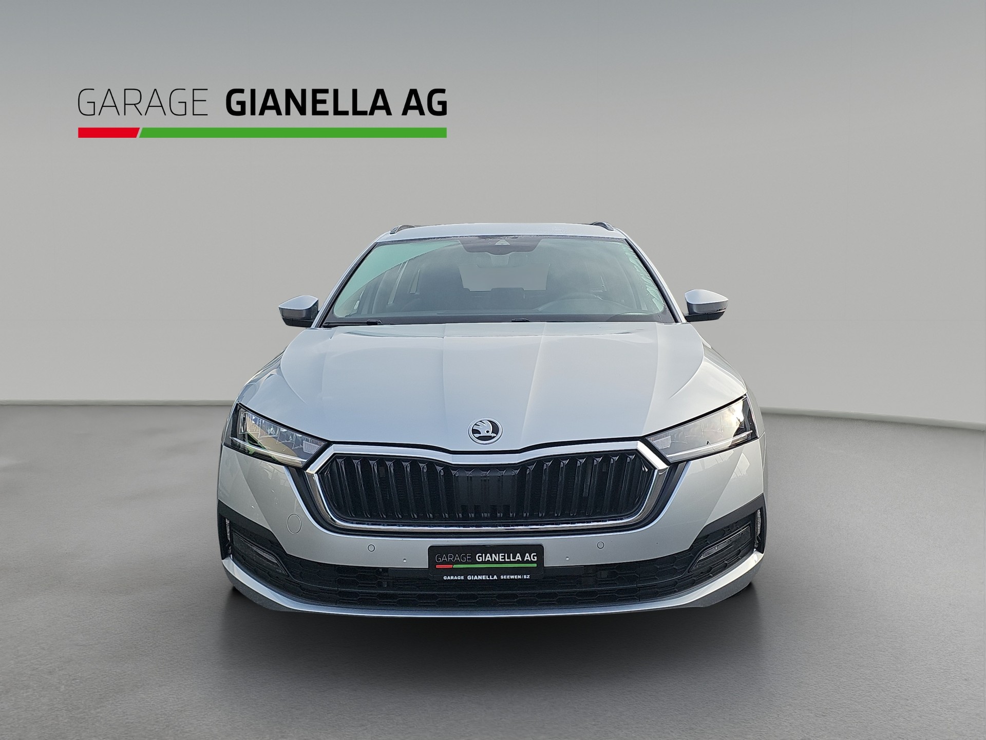 SKODA Octavia Combi 2.0 TDI DSG Ambition 4x4-showroom-element-3