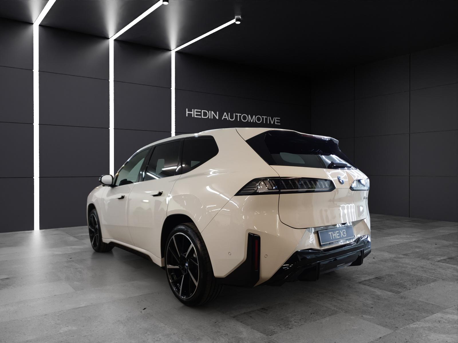 BMW iX3 50 xDrive-showroom-element-2