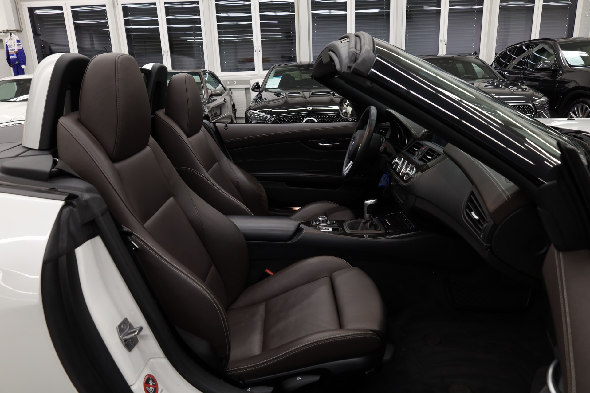 BMW Z4 20i sDrive Roadster-image-16
