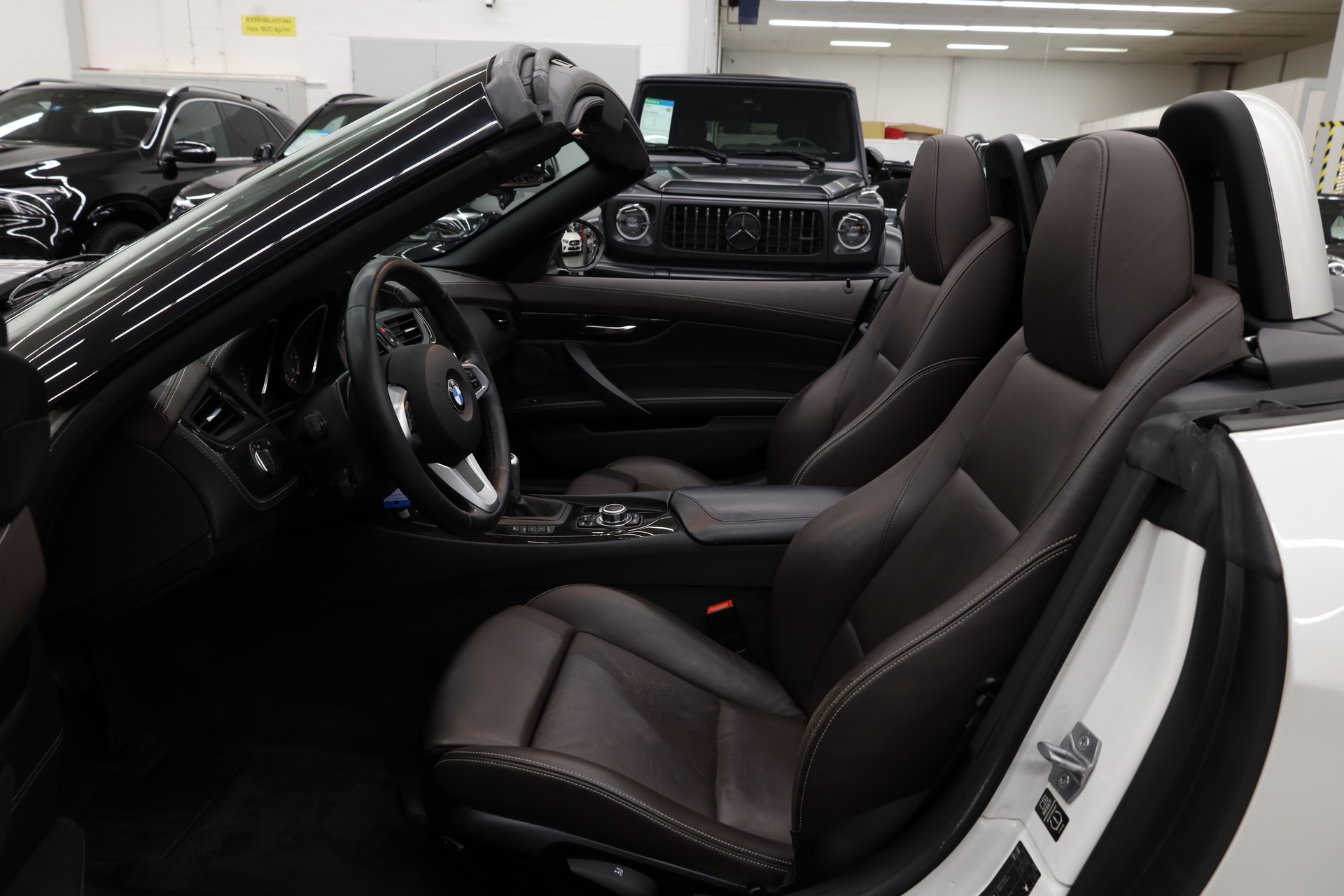 BMW Z4 20i sDrive Roadster-image-15