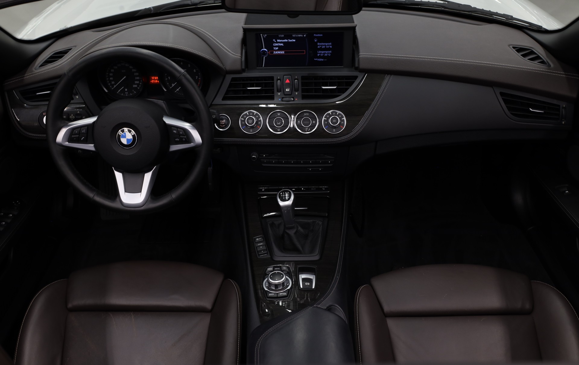 BMW Z4 20i sDrive Roadster-image-14