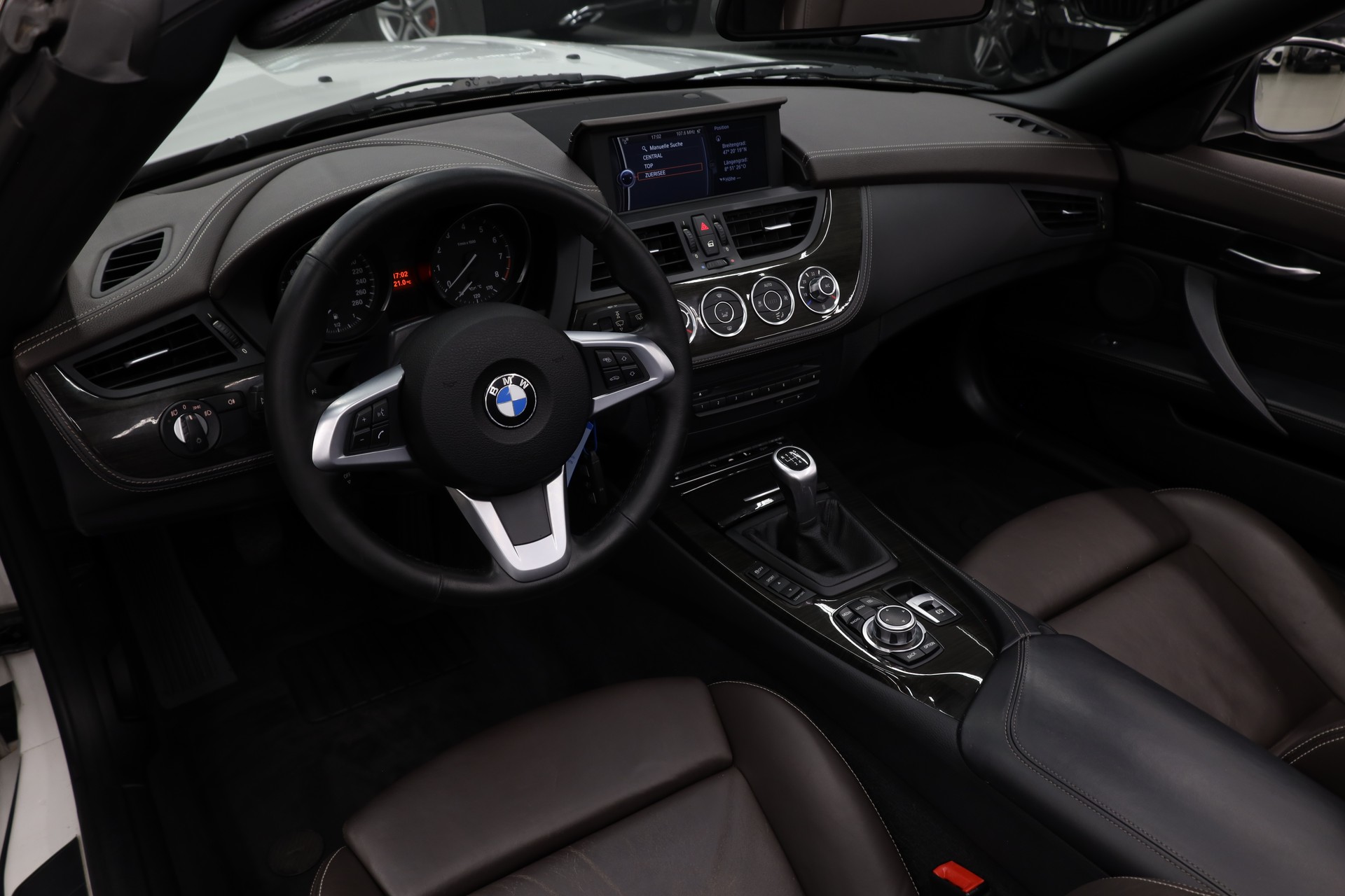 BMW Z4 20i sDrive Roadster-image-17