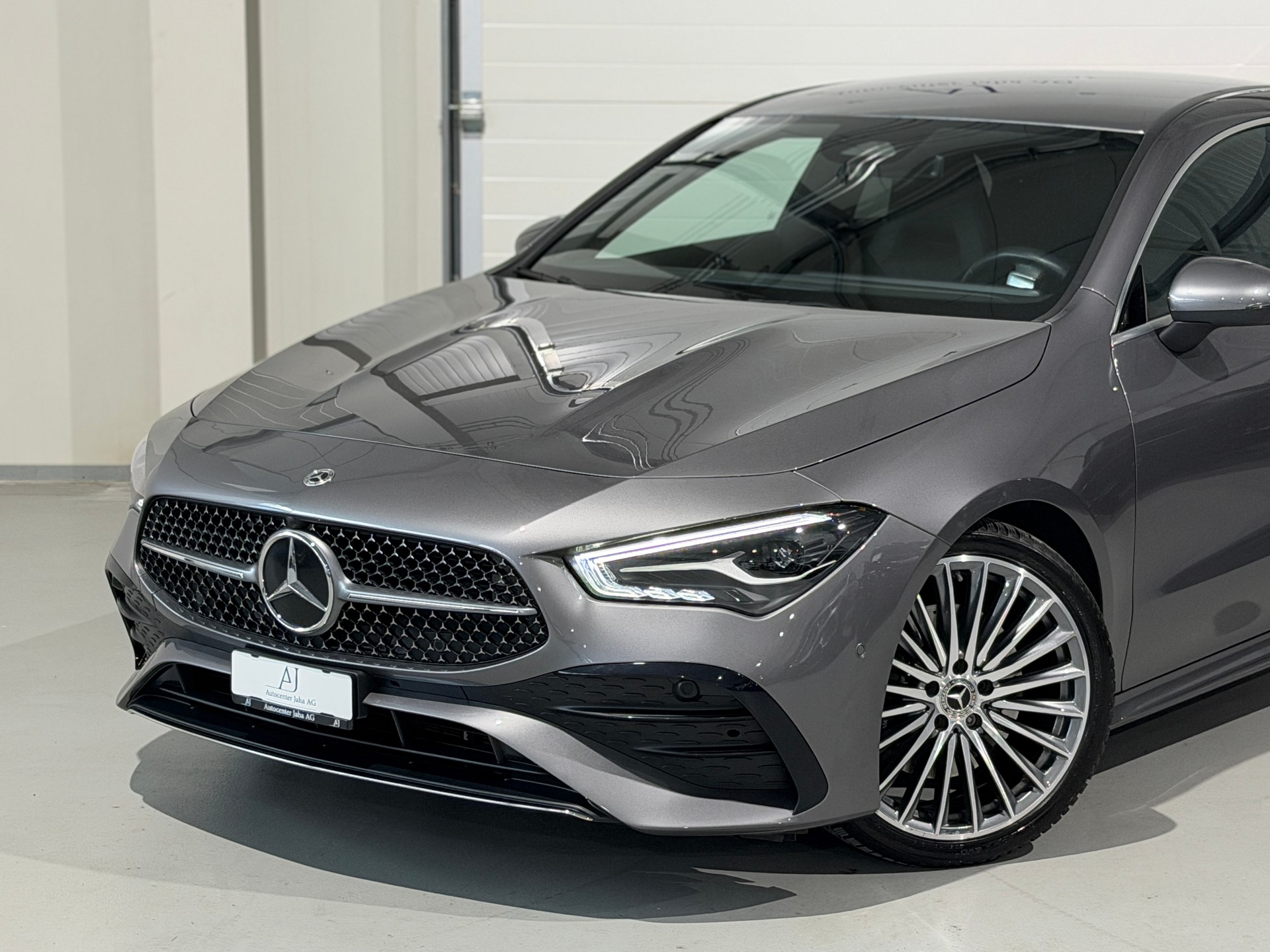 MERCEDES-BENZ CLA 200 7G-DCT AMG Line Facelift-showroom-element-1