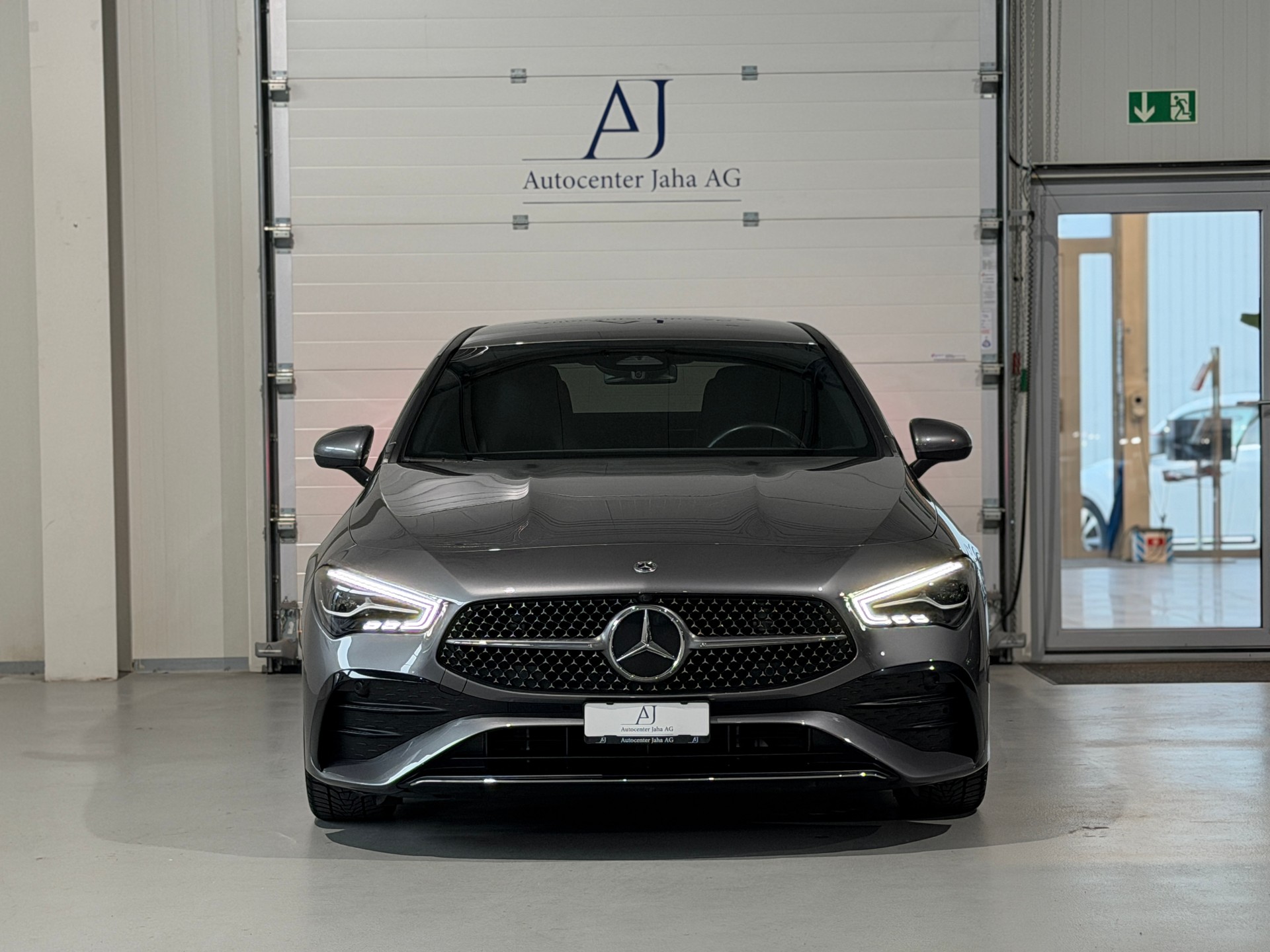 MERCEDES-BENZ CLA 200 7G-DCT AMG Line Facelift-showroom-element-3