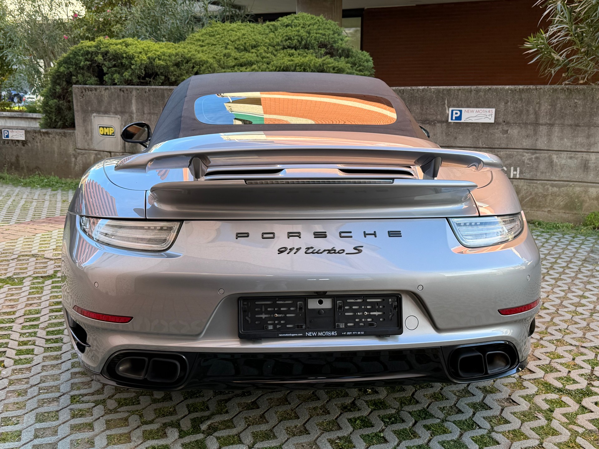 PORSCHE 911 Turbo S Cabrio PDK-image-4