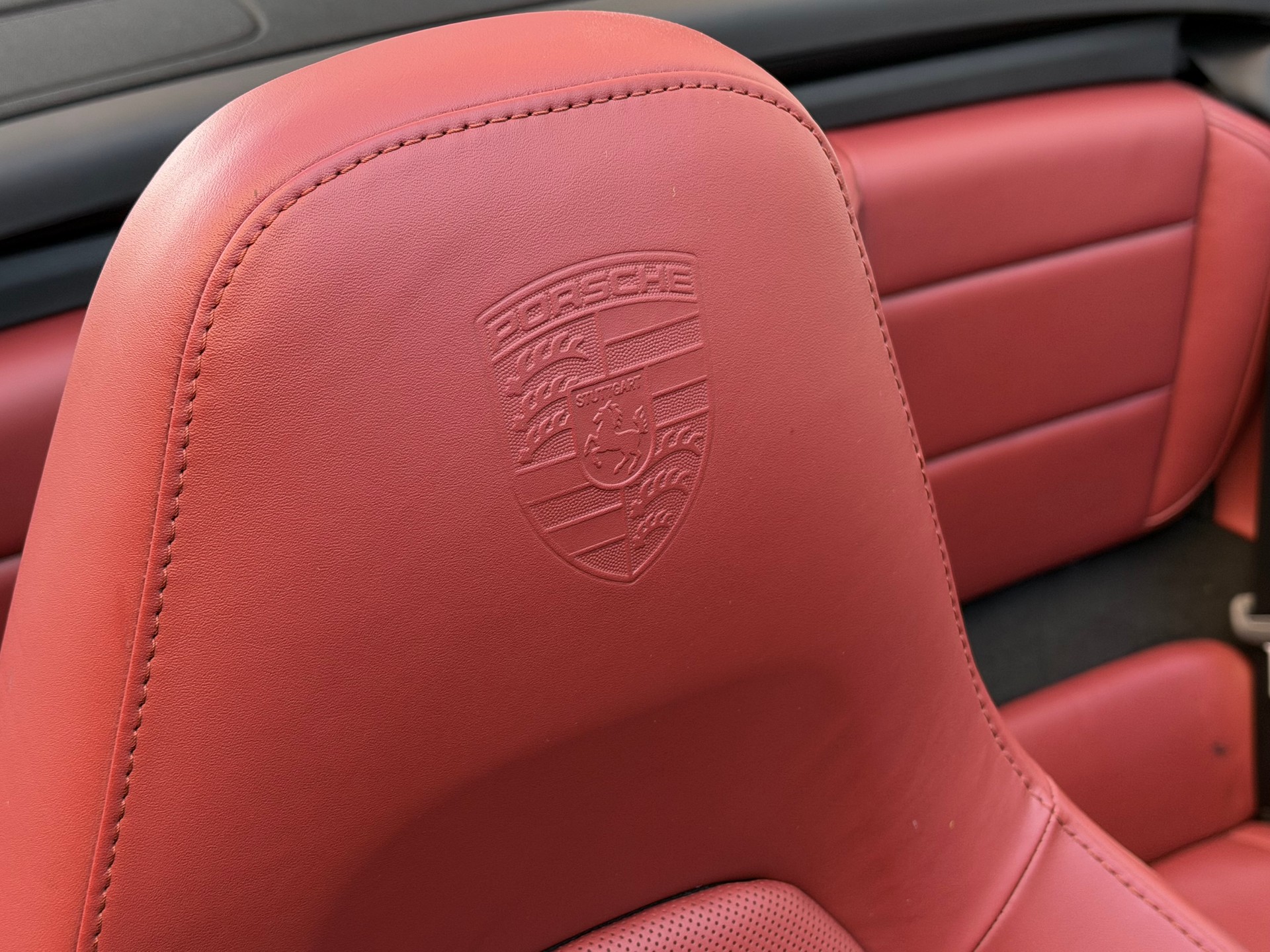 PORSCHE 911 Turbo S Cabrio PDK-image-11