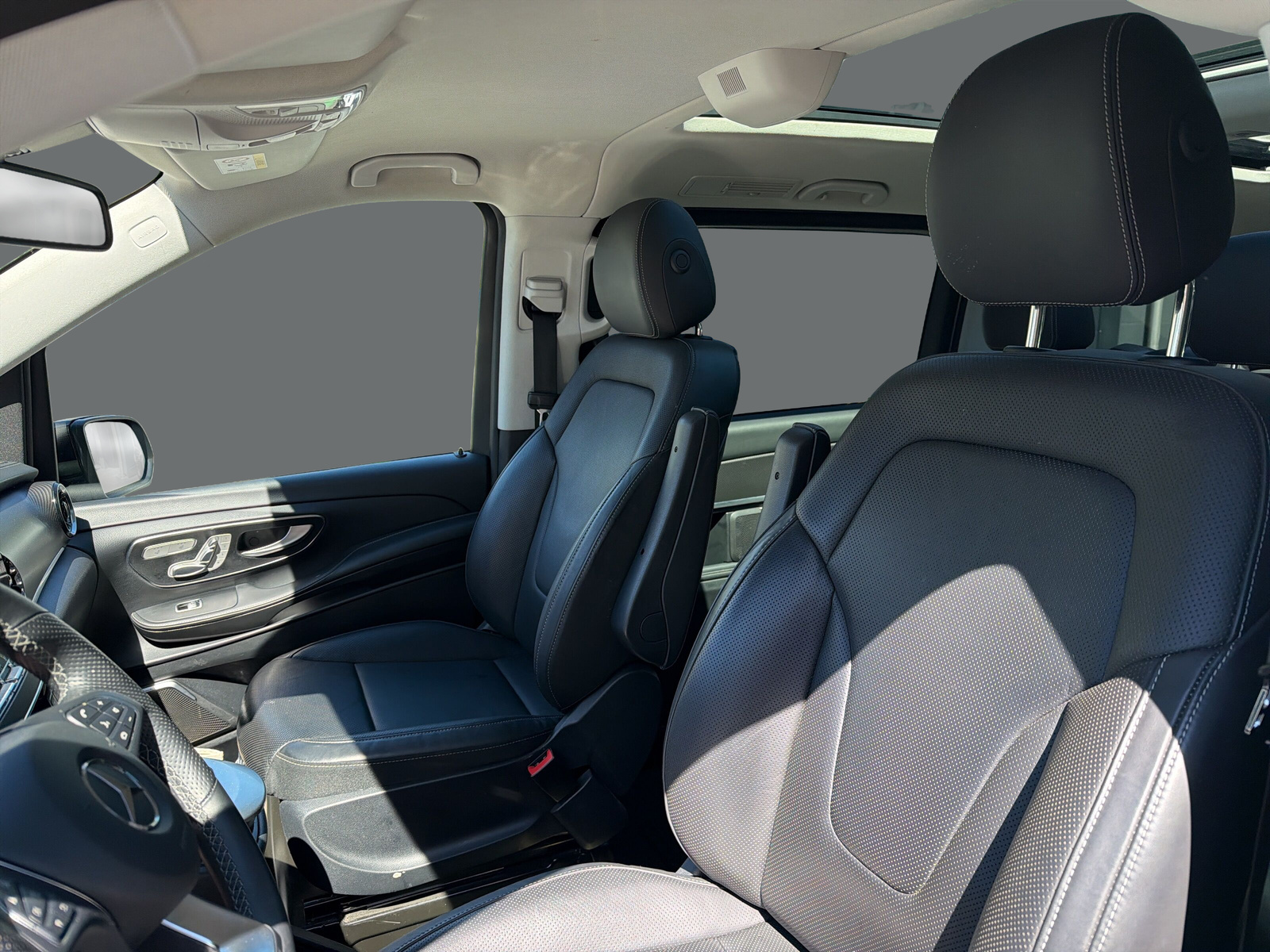 MERCEDES-BENZ V 300 d SwissEdition L 4M-image-8