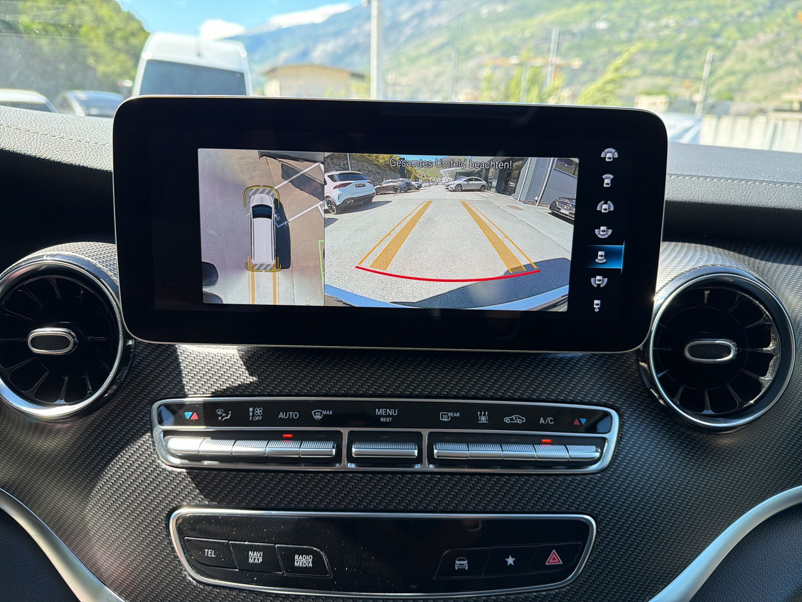 MERCEDES-BENZ V 300 d SwissEdition L 4M-image-24