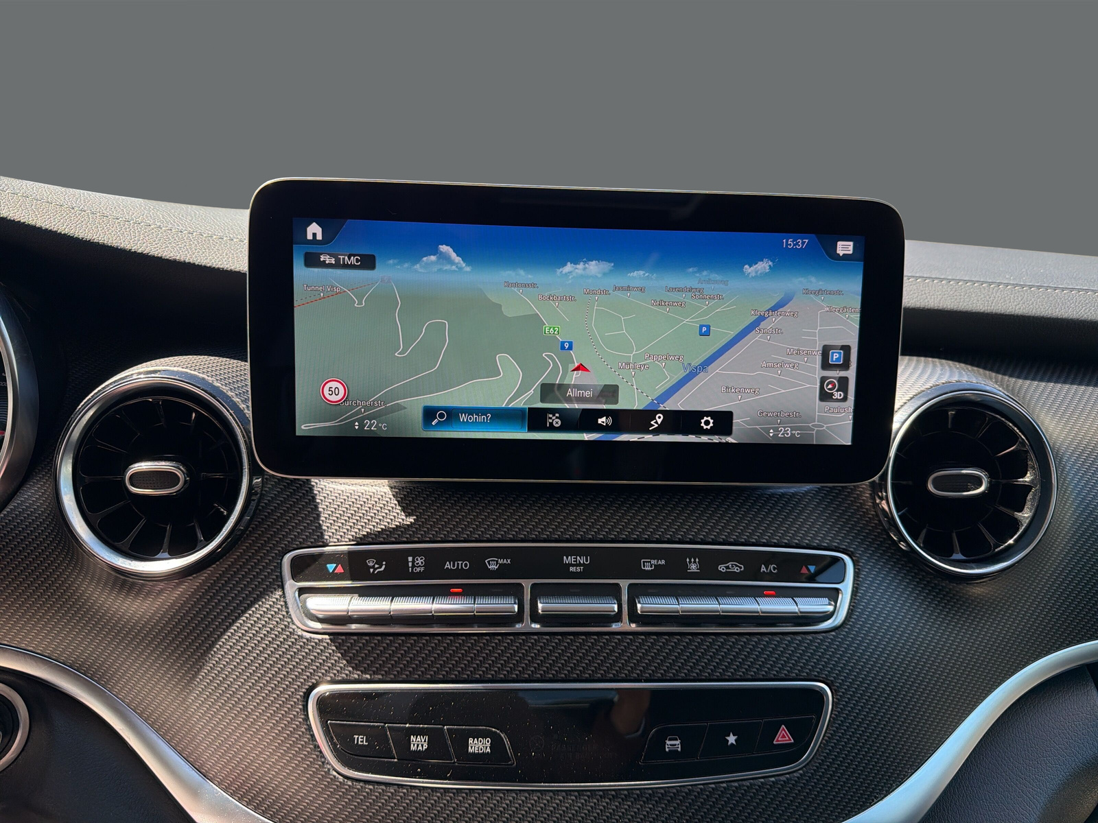 MERCEDES-BENZ V 300 d SwissEdition L 4M-image-15