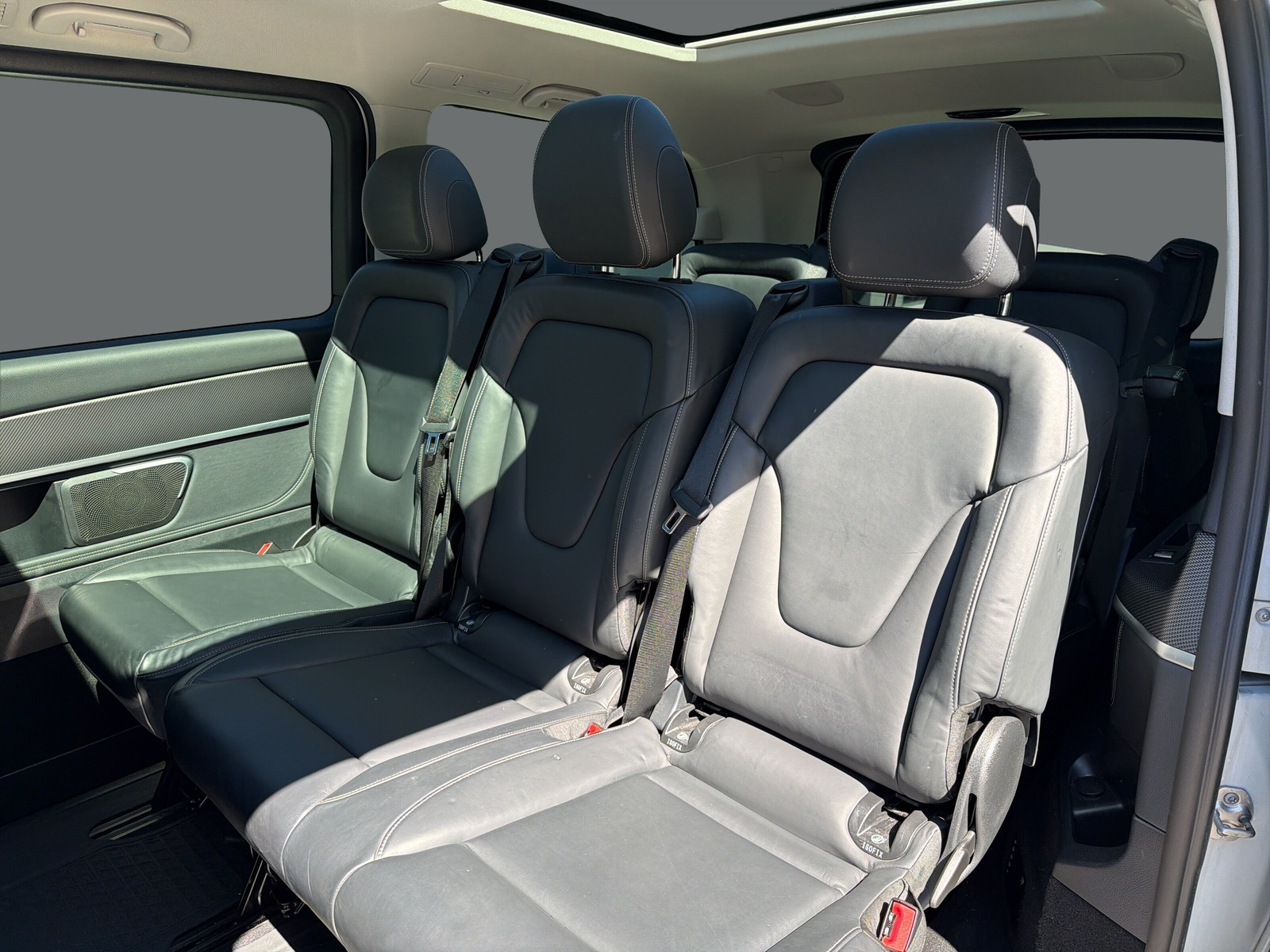 MERCEDES-BENZ V 300 d SwissEdition L 4M-image-13