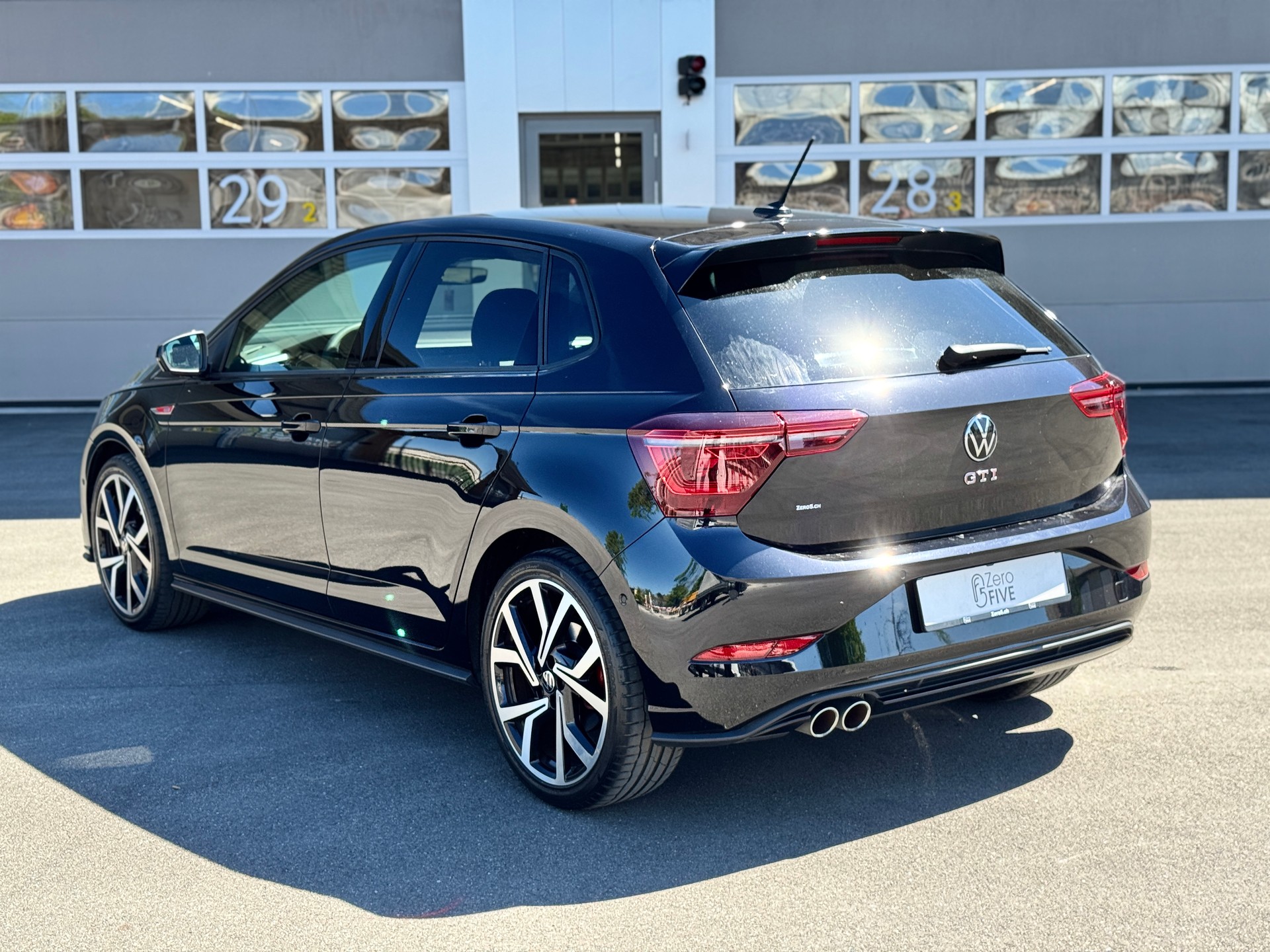 VW Polo 2.0 TSI GTI DSG-showroom-element-3