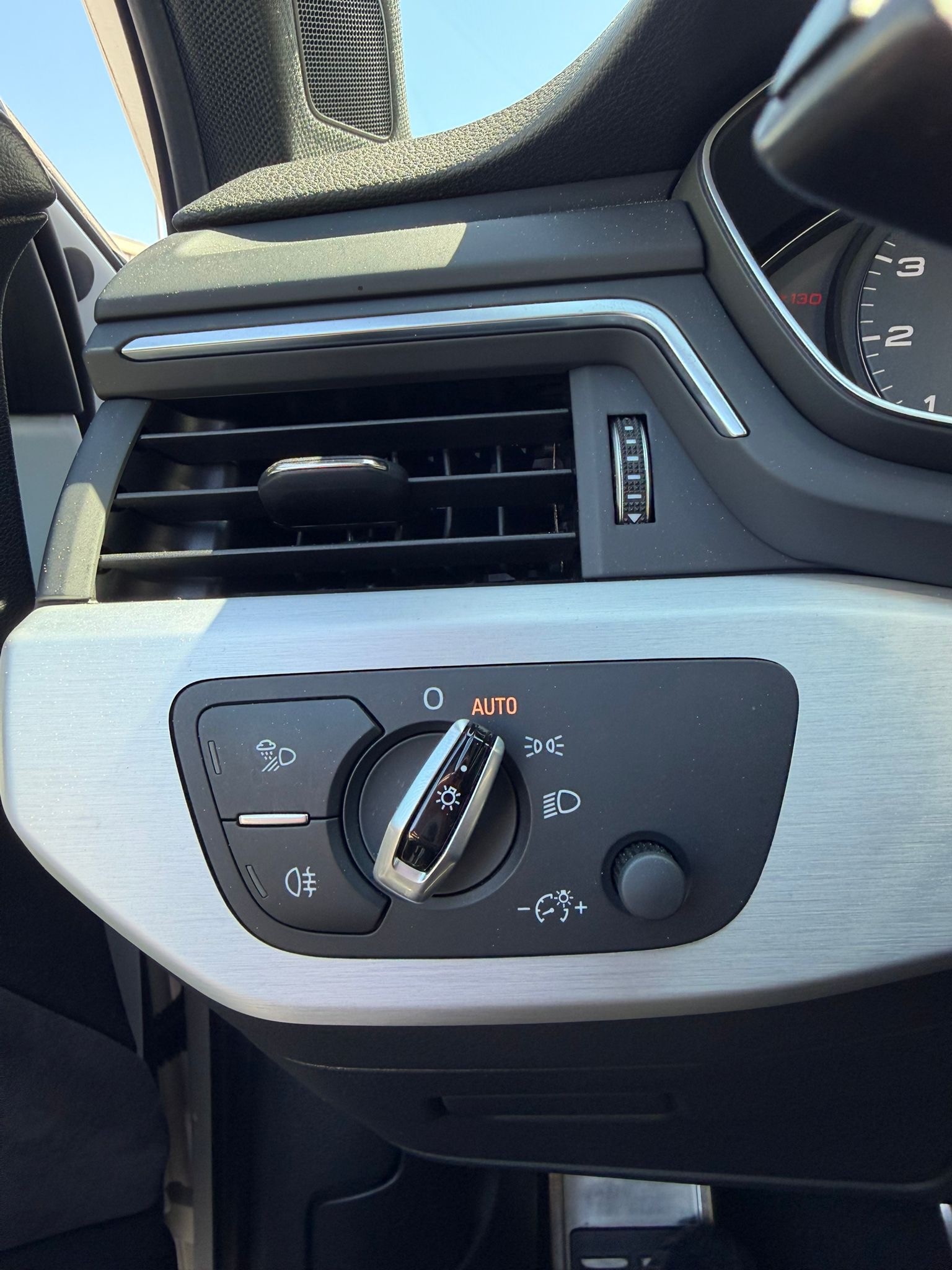 AUDI S4 Avant 3.0 TFSI quattro tiptronic-image-23