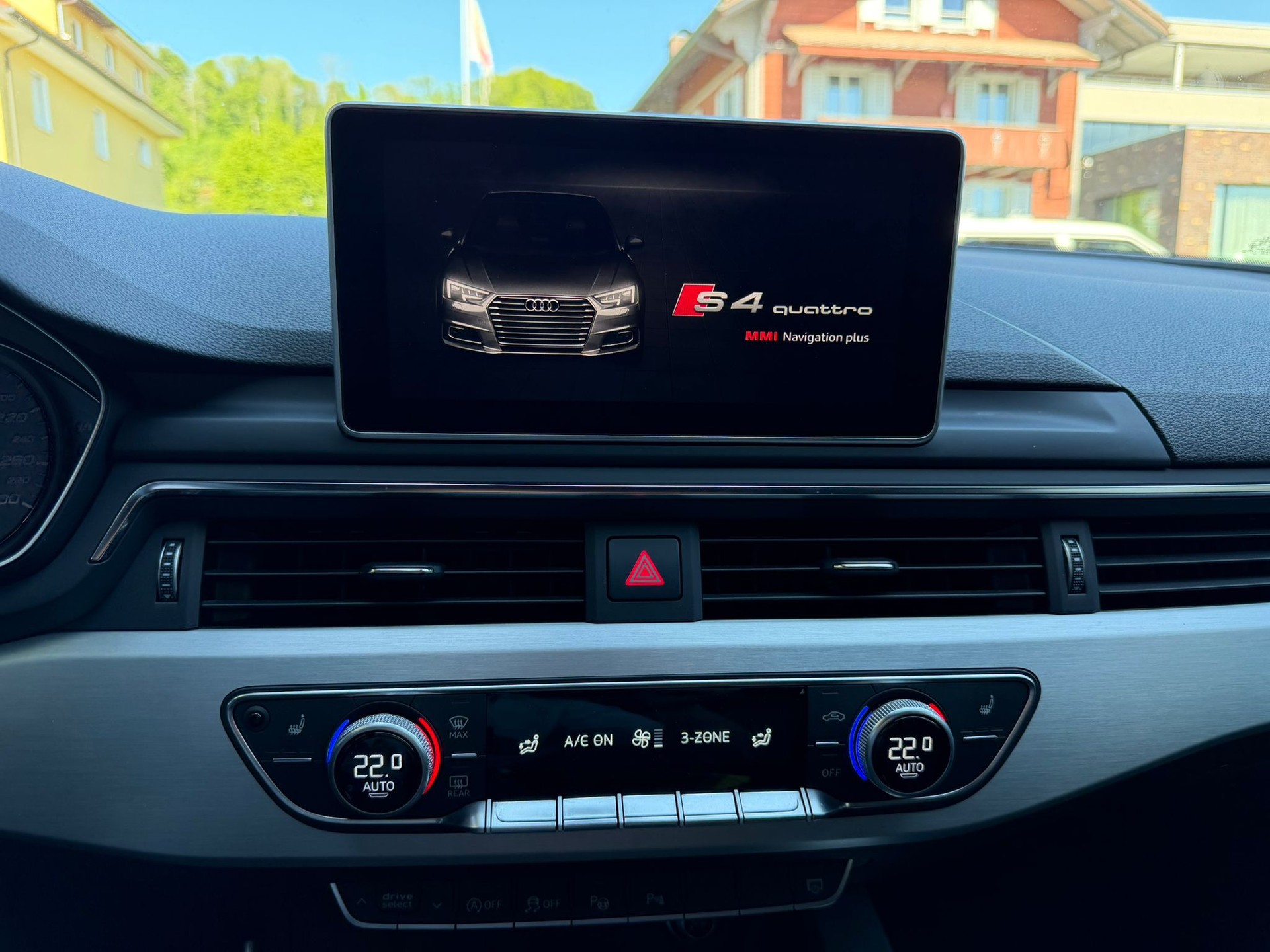 AUDI S4 Avant 3.0 TFSI quattro tiptronic-image-18